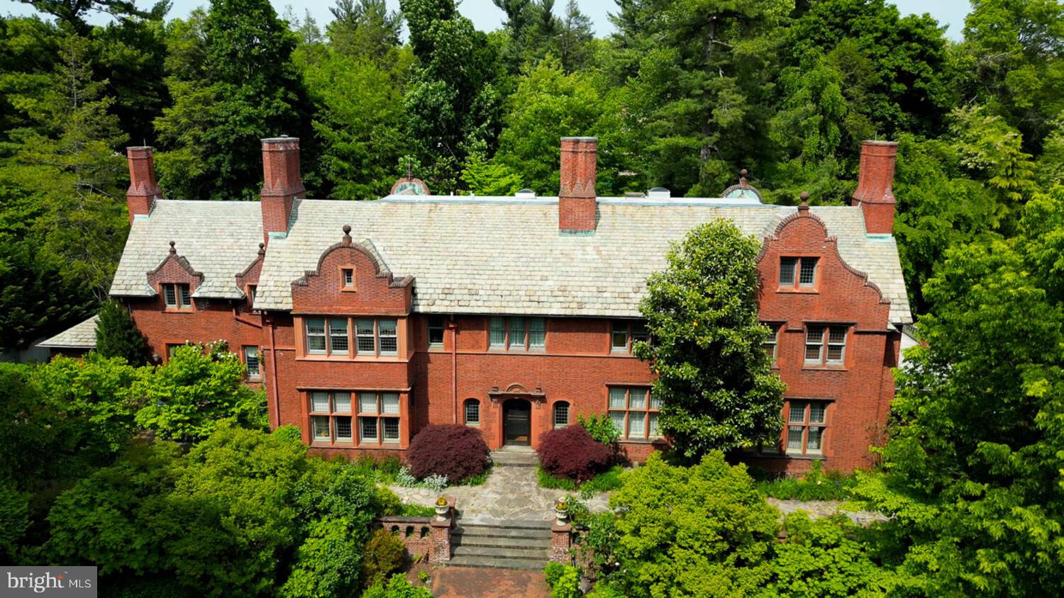CHESTNUT HILL - Residential