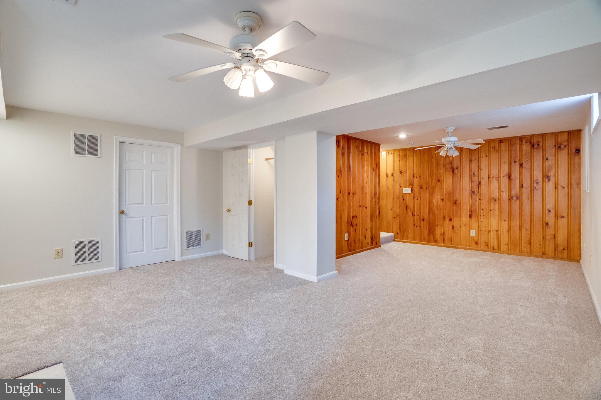 WELLINGTON/CLOVERHILL - Residential