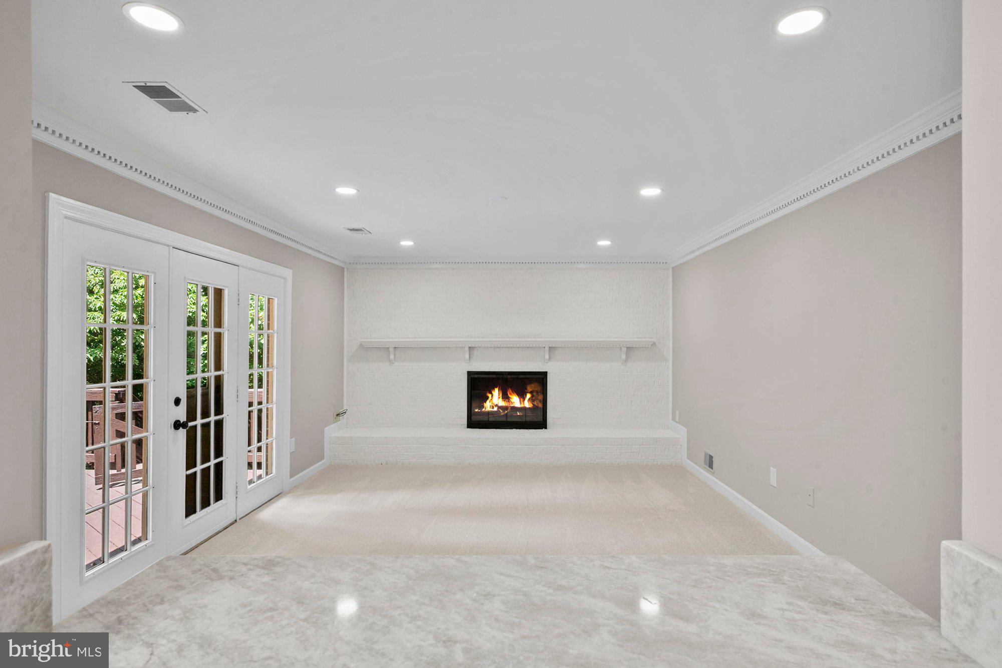 WAPLES MILL ESTATES - Residential