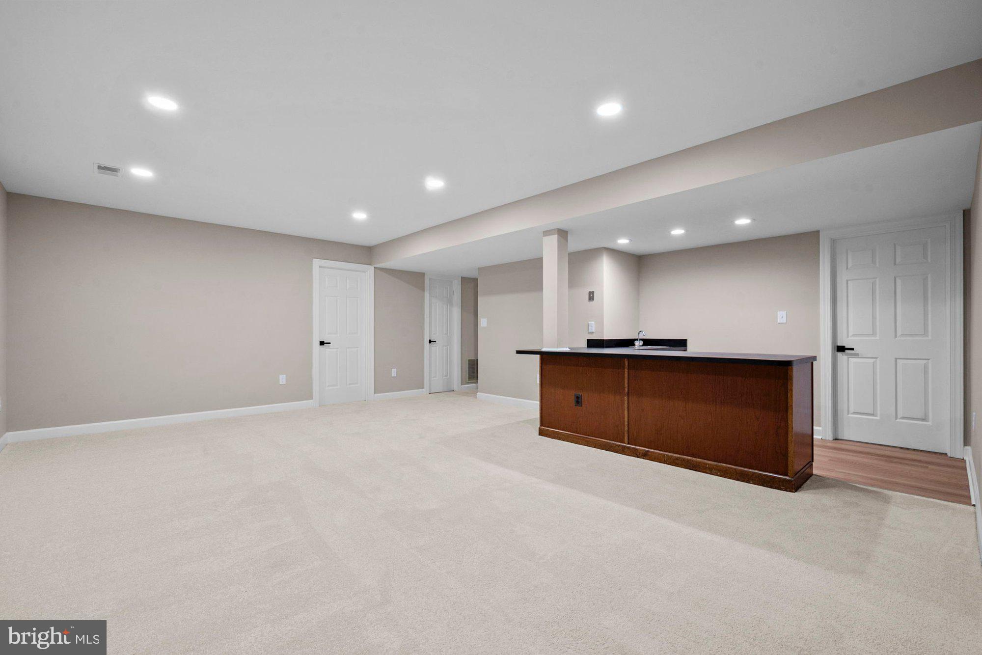 WAPLES MILL ESTATES - Residential