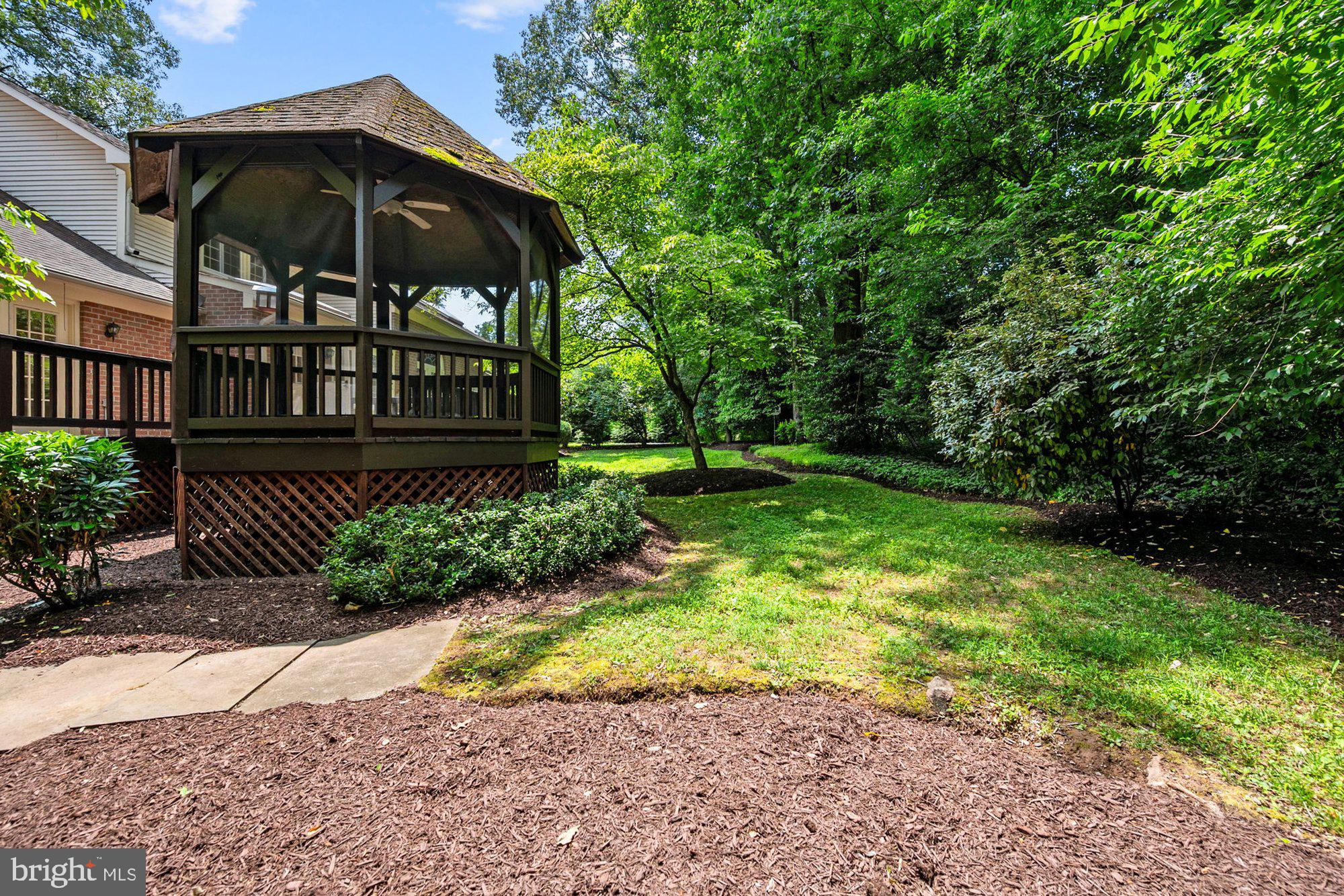 WAPLES MILL ESTATES - Residential