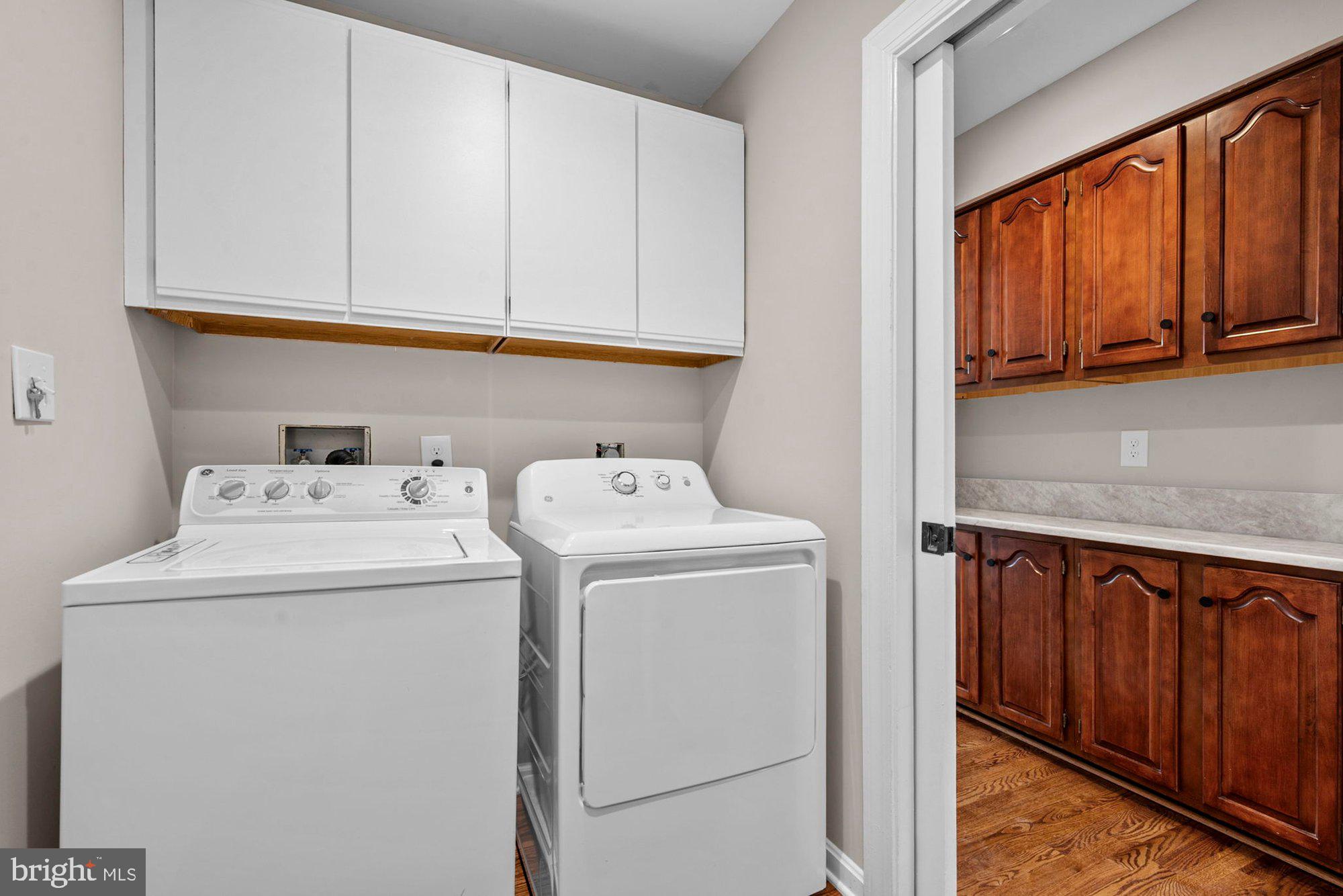 WAPLES MILL ESTATES - Residential