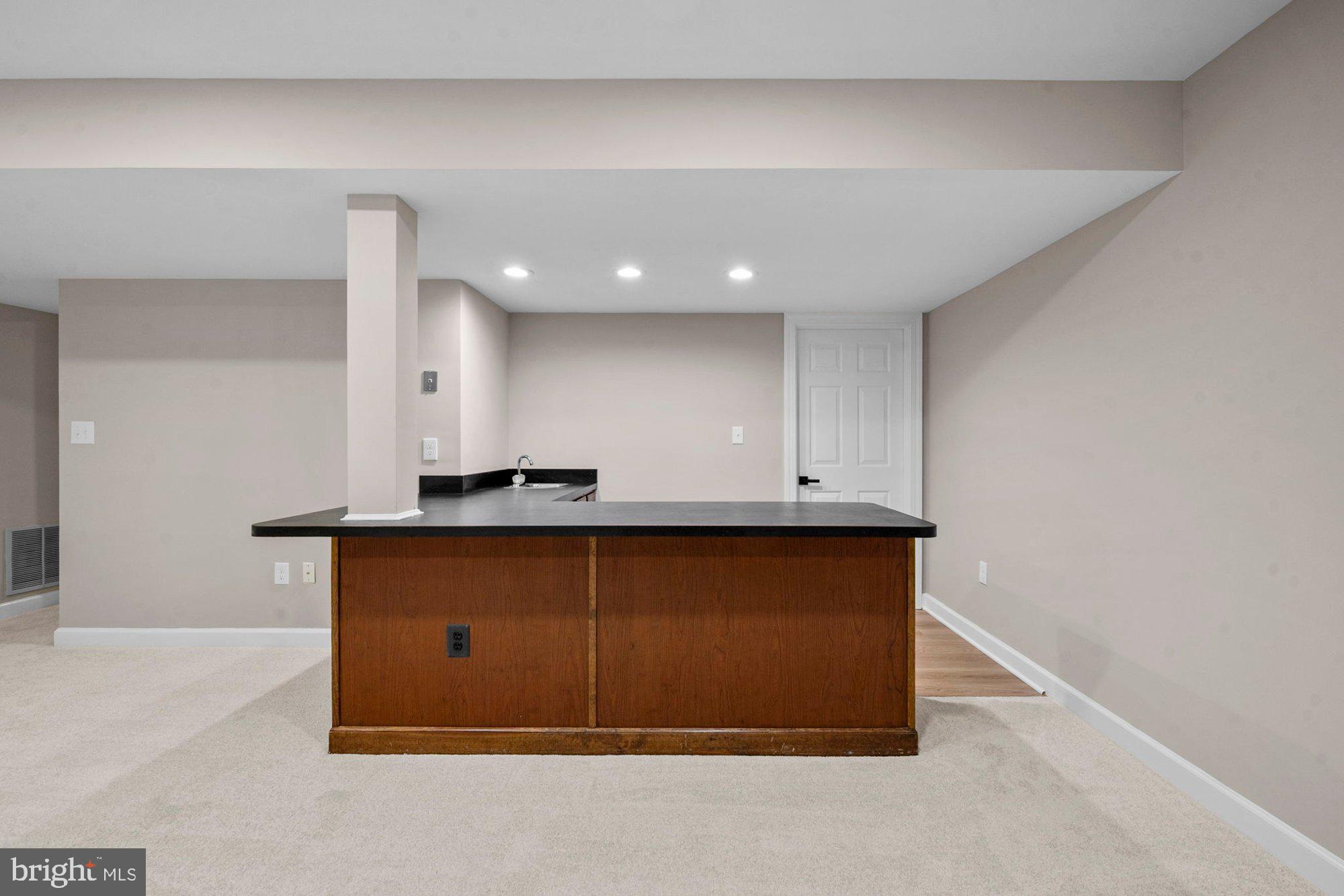 WAPLES MILL ESTATES - Residential