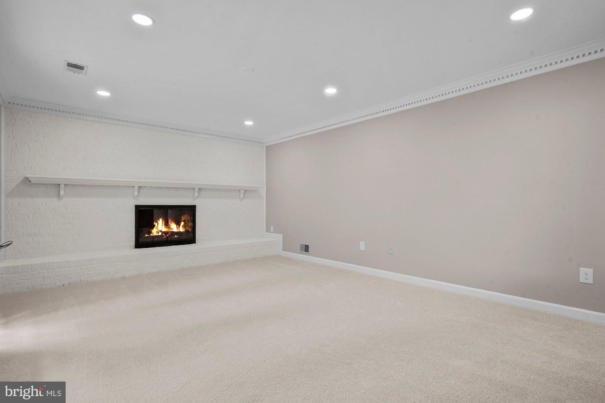 WAPLES MILL ESTATES - Residential