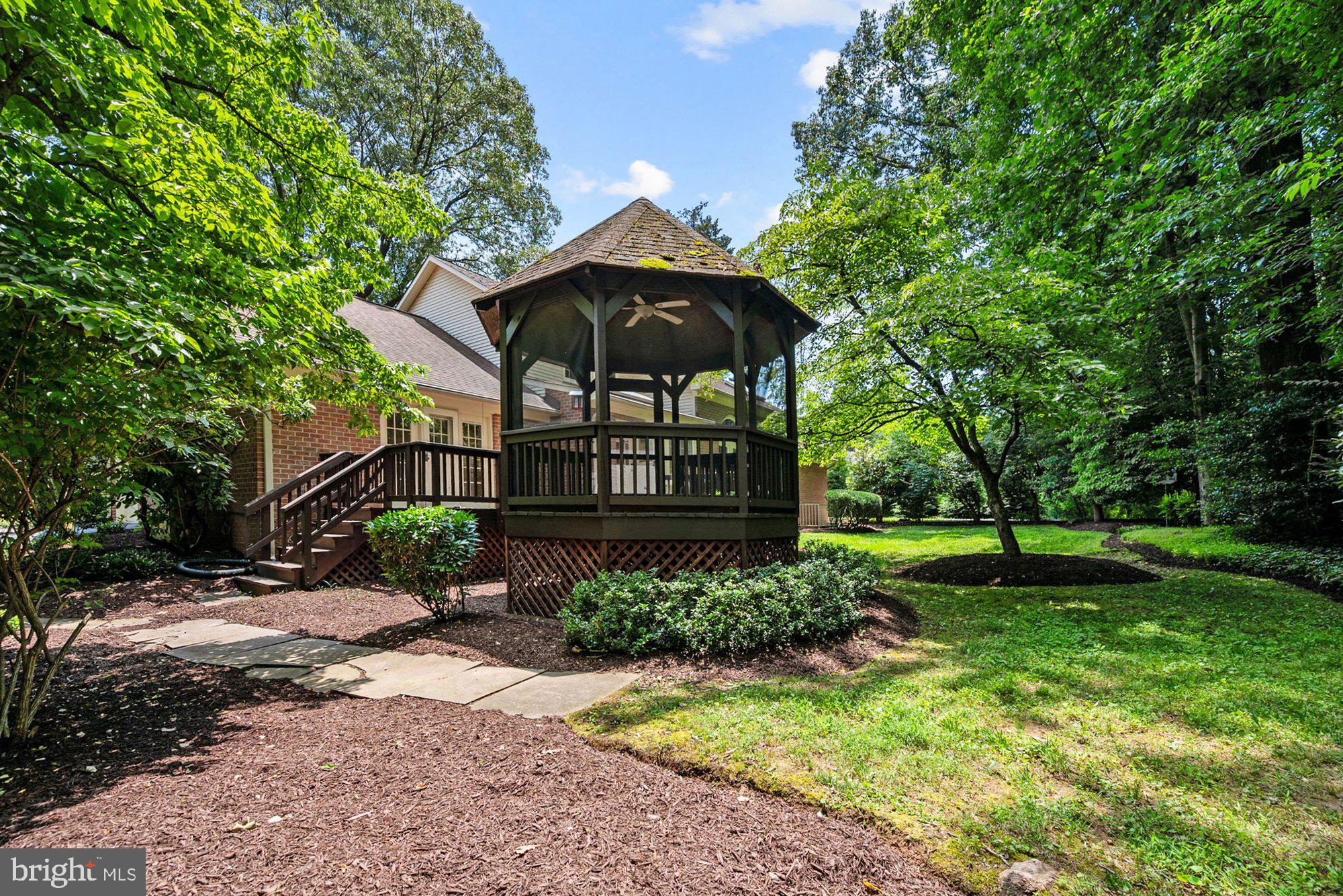 WAPLES MILL ESTATES - Residential