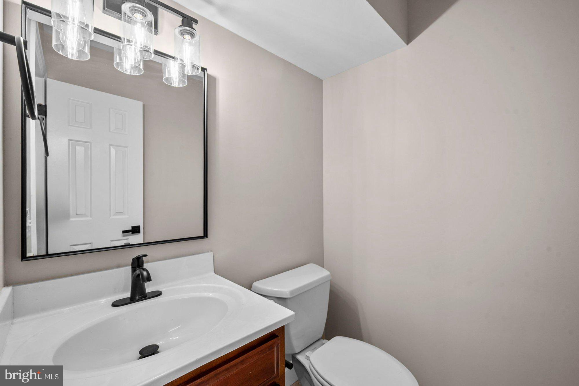 WAPLES MILL ESTATES - Residential