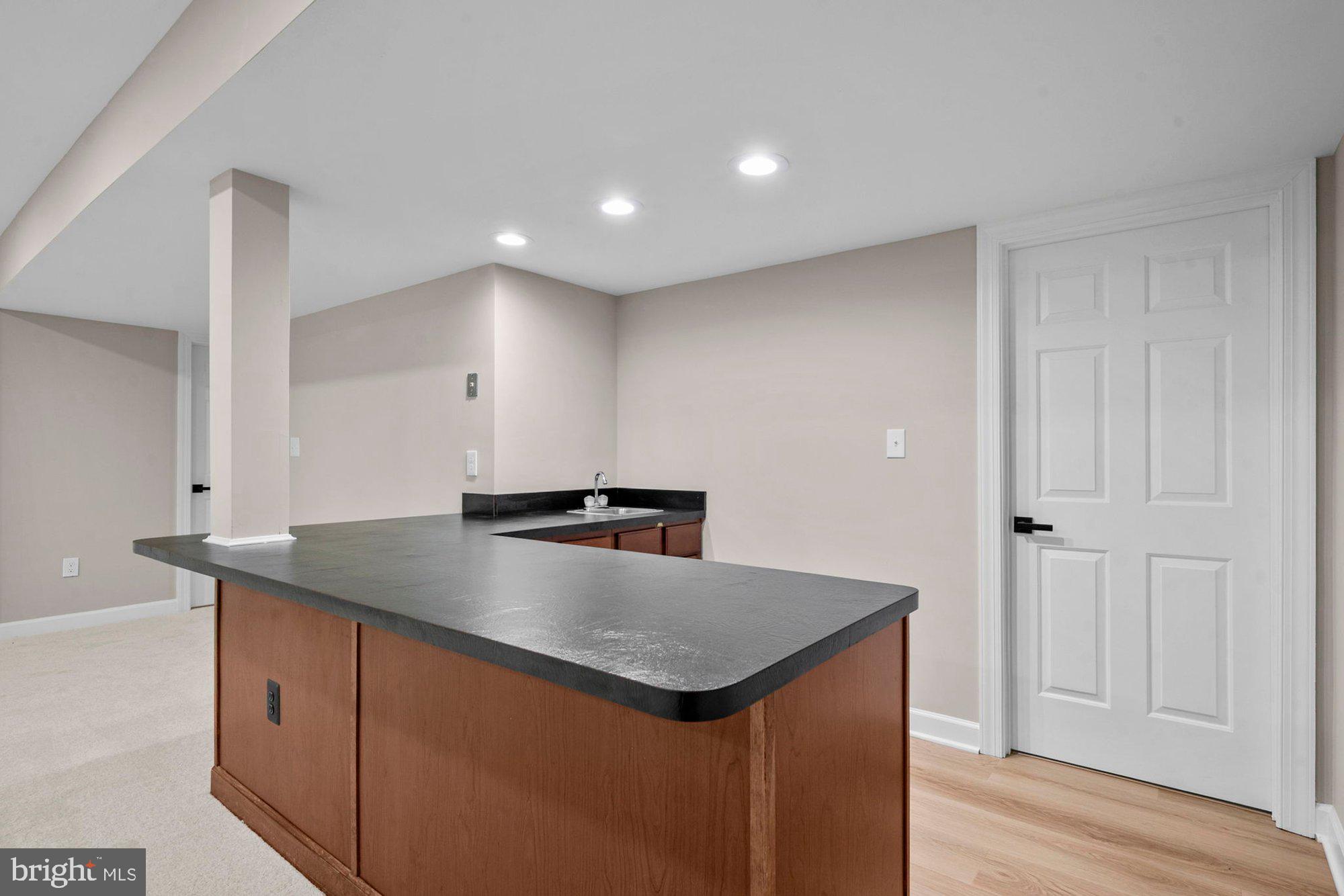 WAPLES MILL ESTATES - Residential