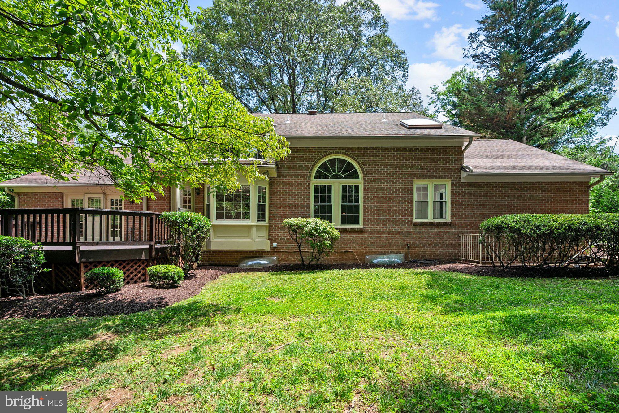 WAPLES MILL ESTATES - Residential