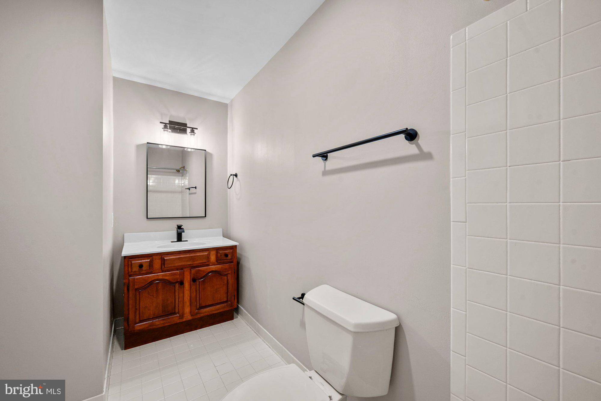 WAPLES MILL ESTATES - Residential