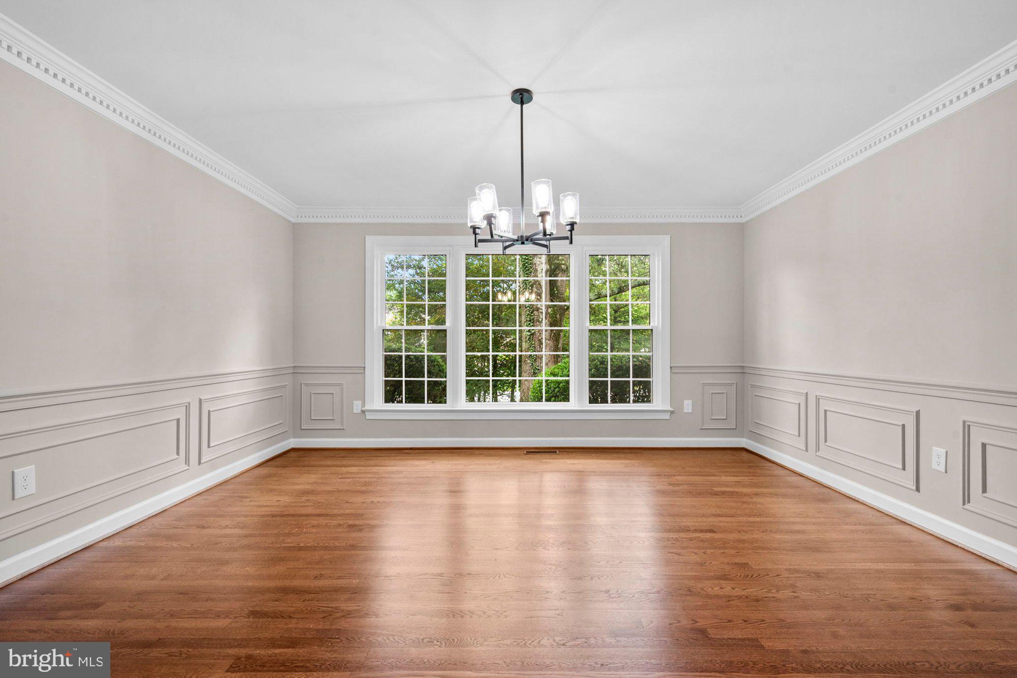 WAPLES MILL ESTATES - Residential