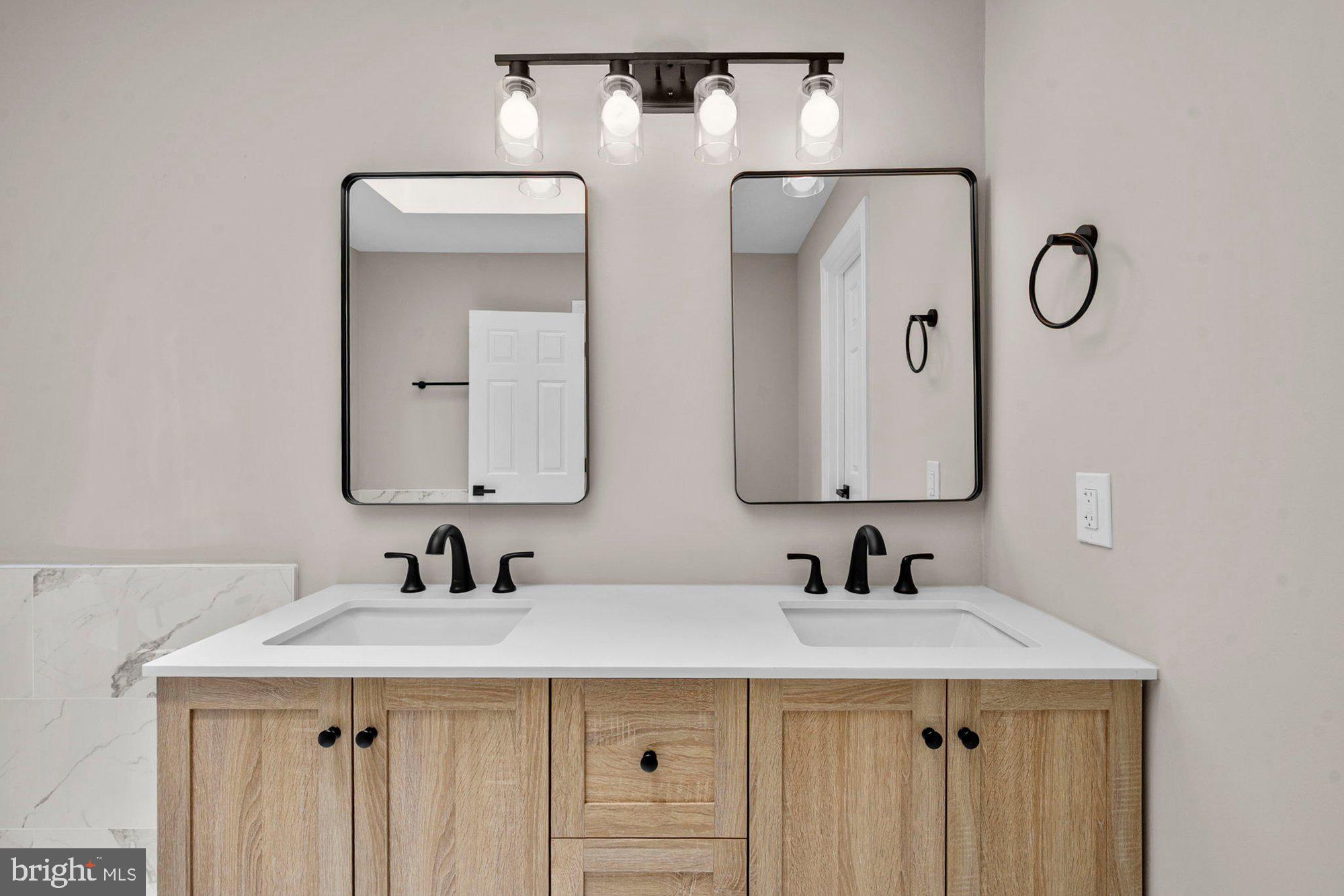 WAPLES MILL ESTATES - Residential