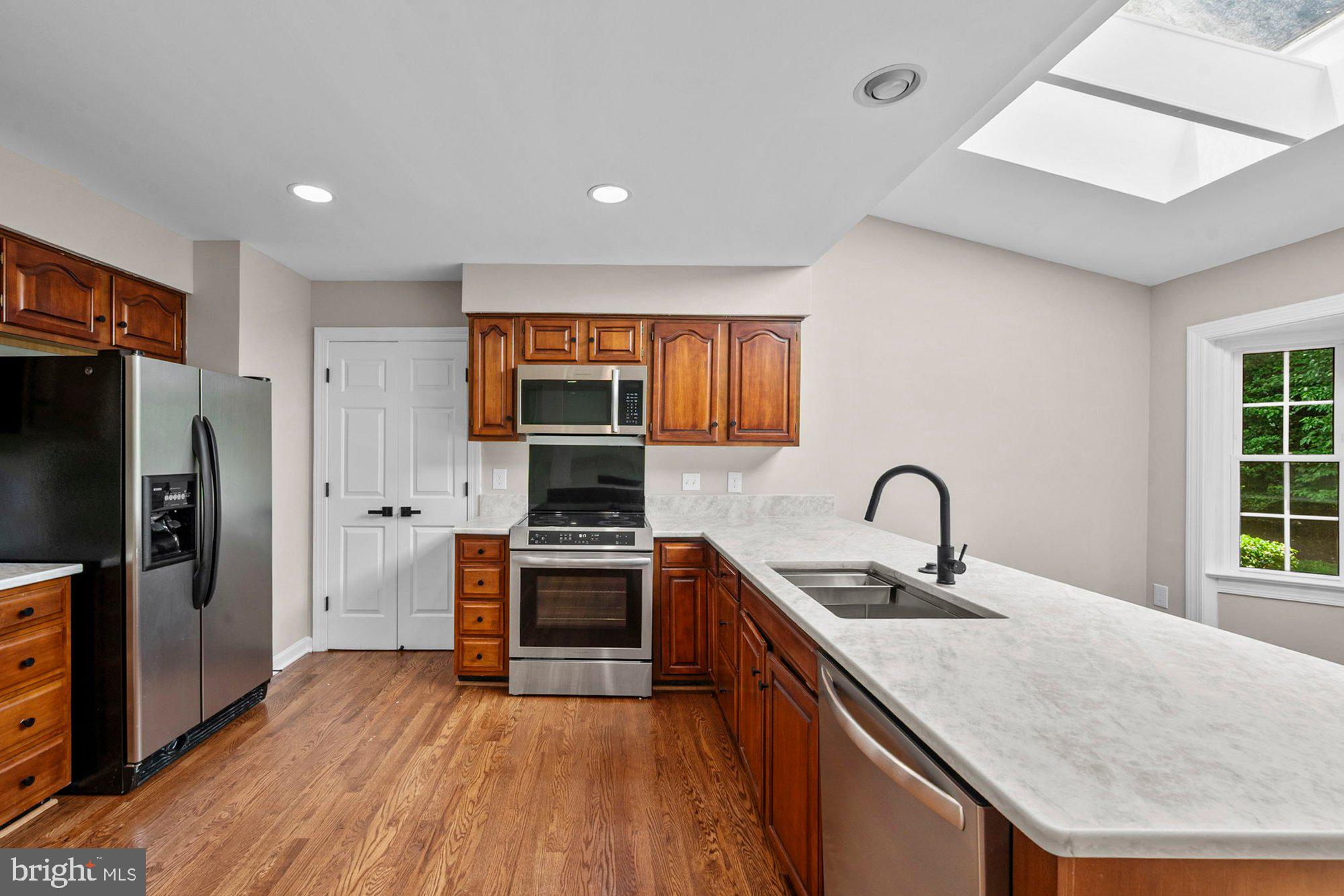 WAPLES MILL ESTATES - Residential