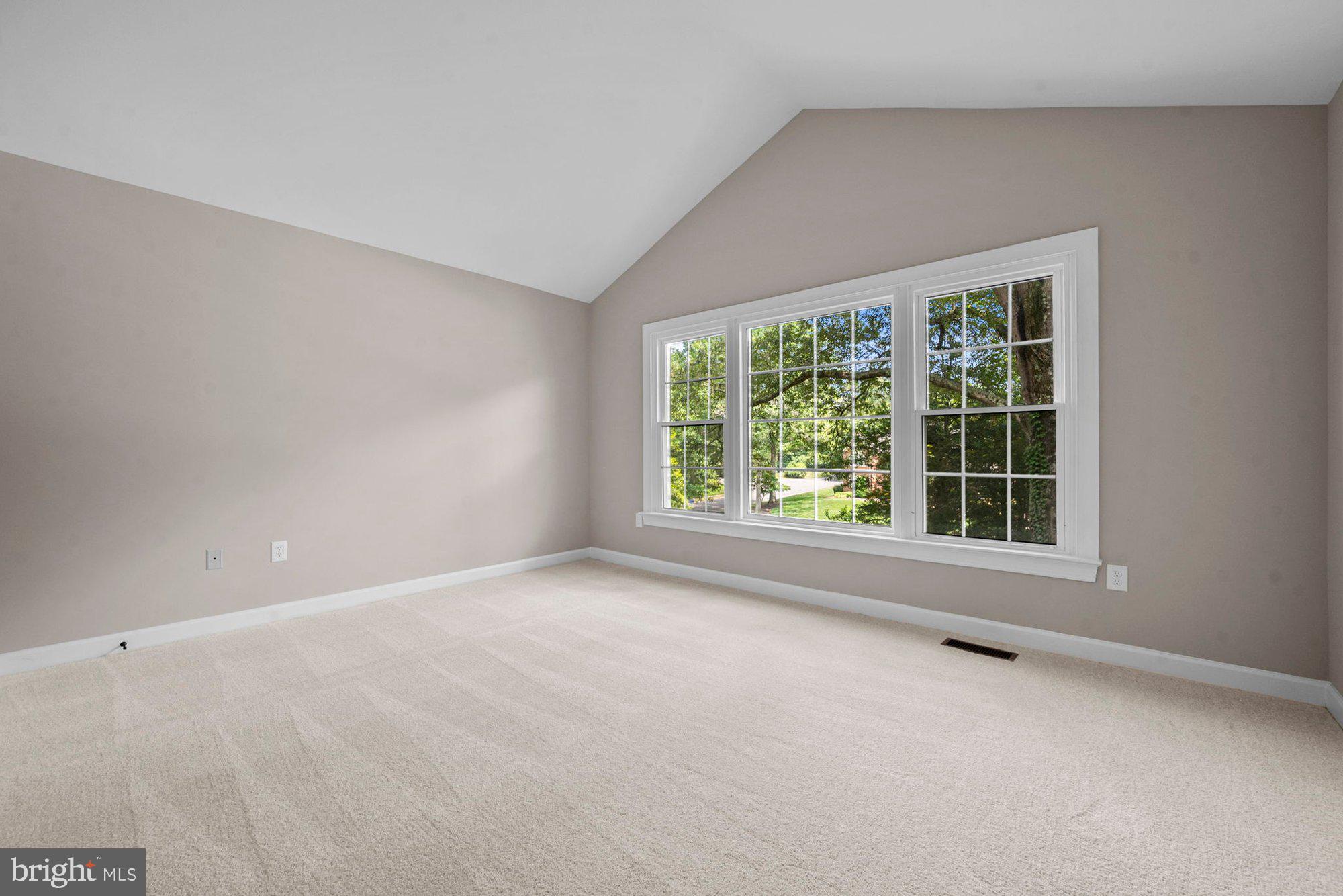 WAPLES MILL ESTATES - Residential