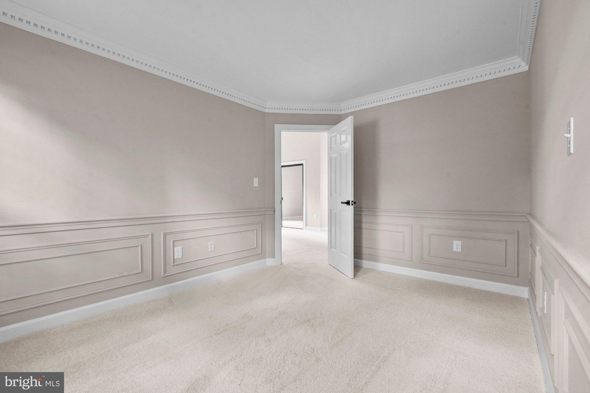 WAPLES MILL ESTATES - Residential