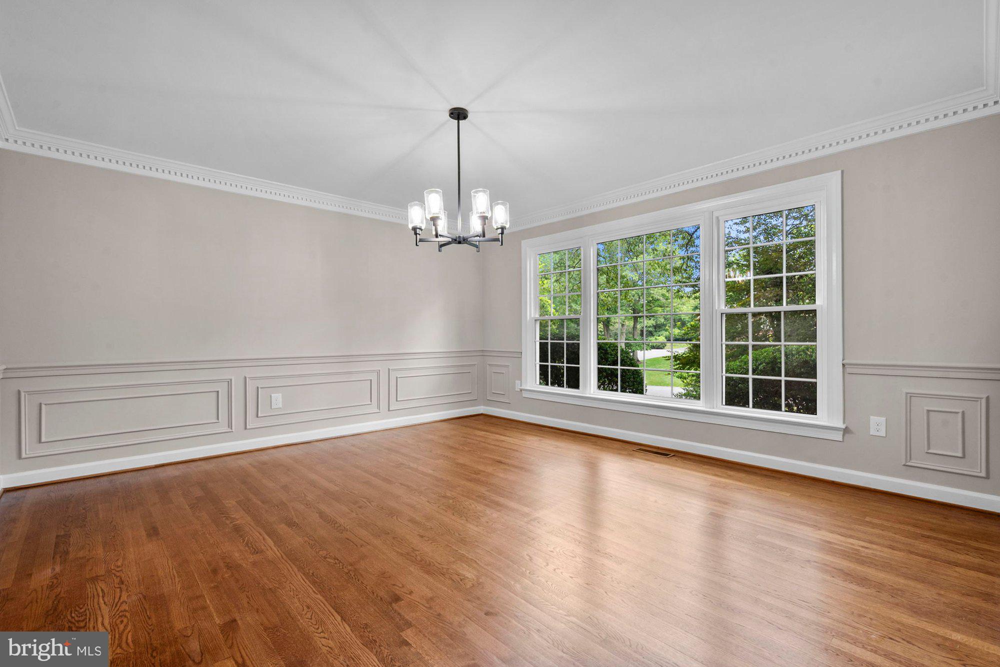WAPLES MILL ESTATES - Residential
