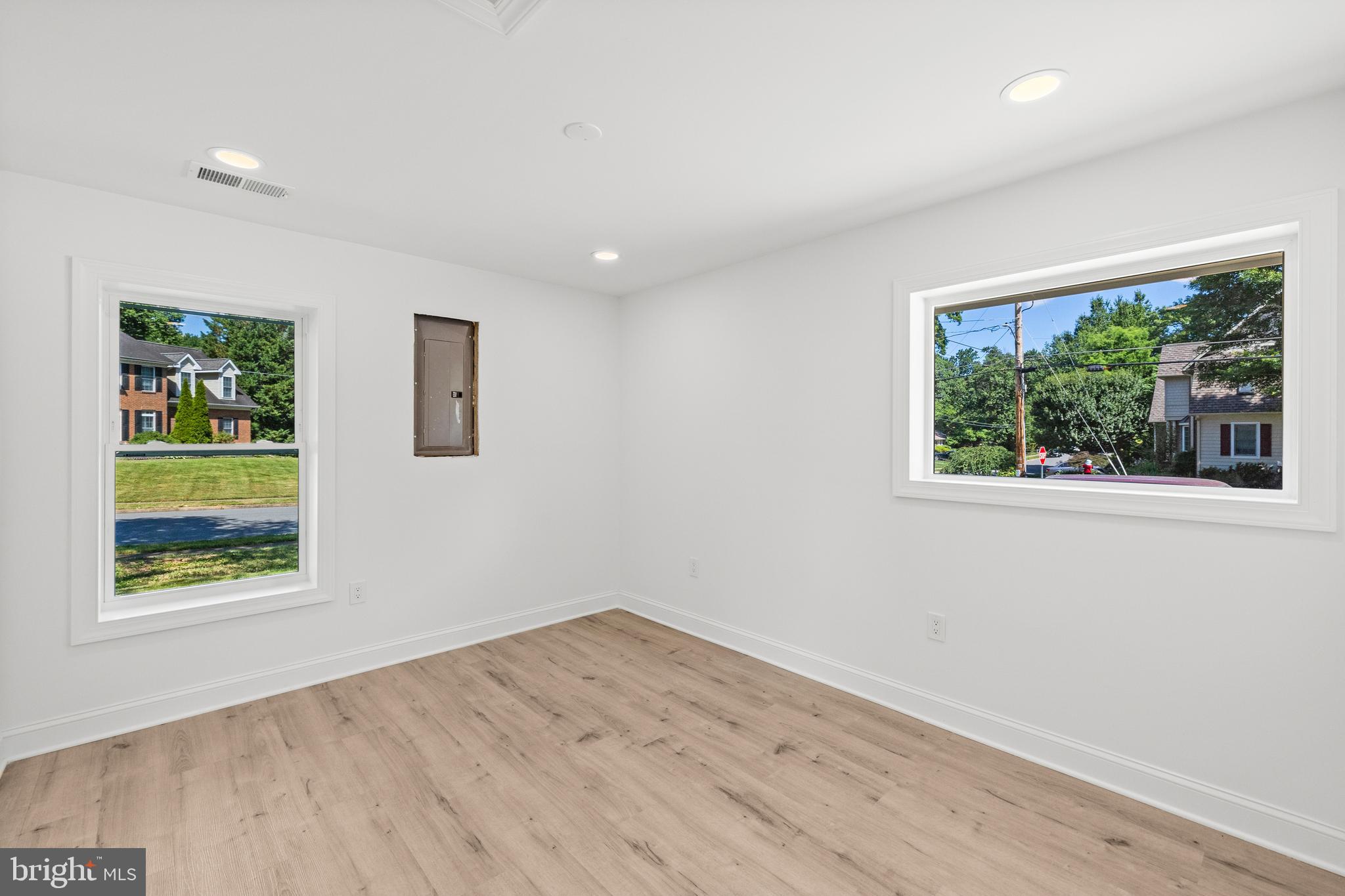 NORTH SPRINGFIELD - Residential Lease