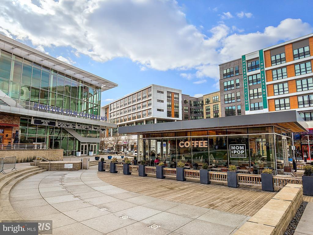WILTON HOUSE - Residential Lease
