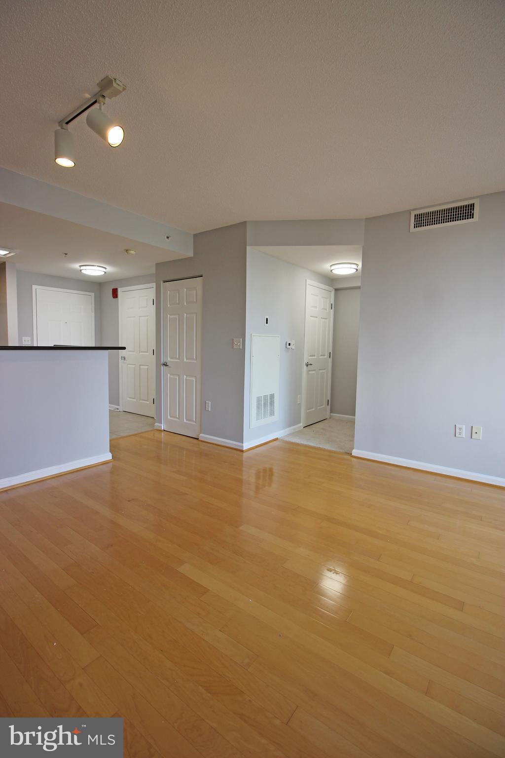 WILTON HOUSE - Residential Lease