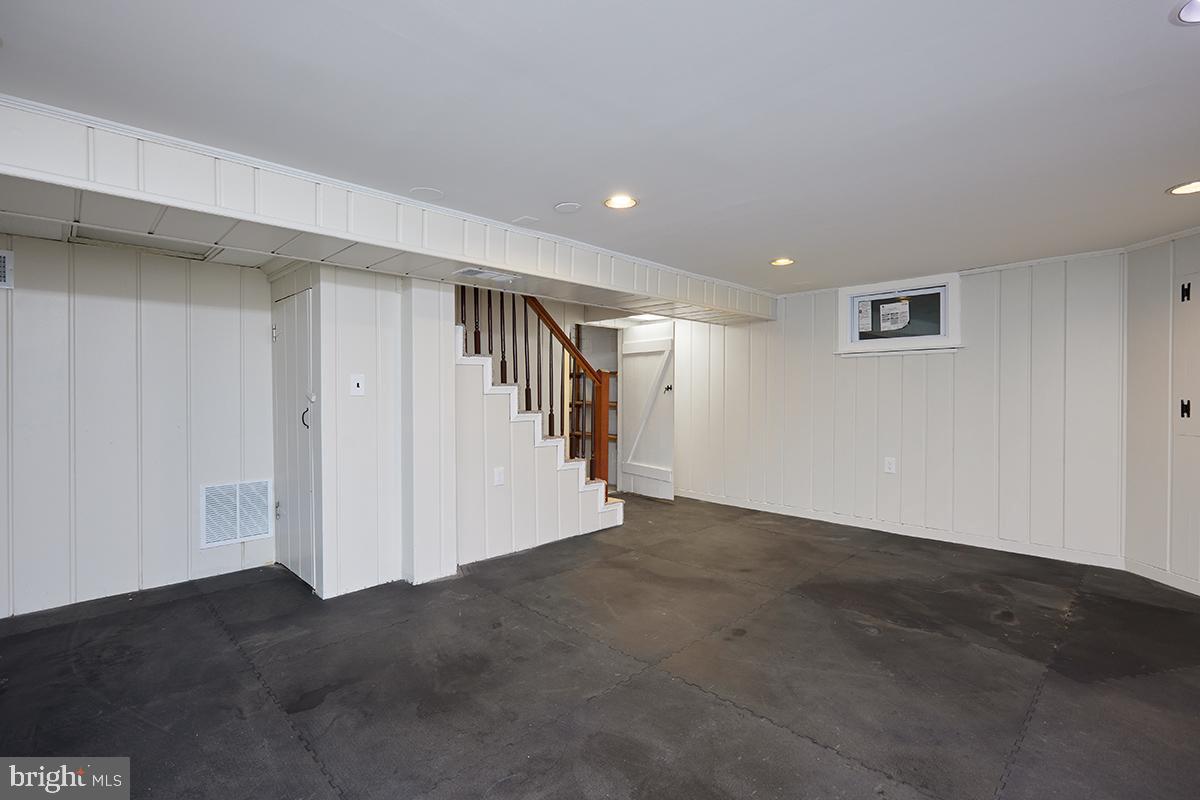 CHEVY CHASE VILLAGE - Residential