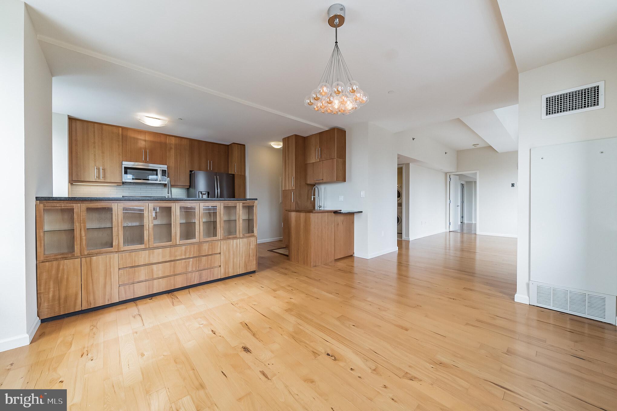 AVENUE OF THE ARTS - Residential