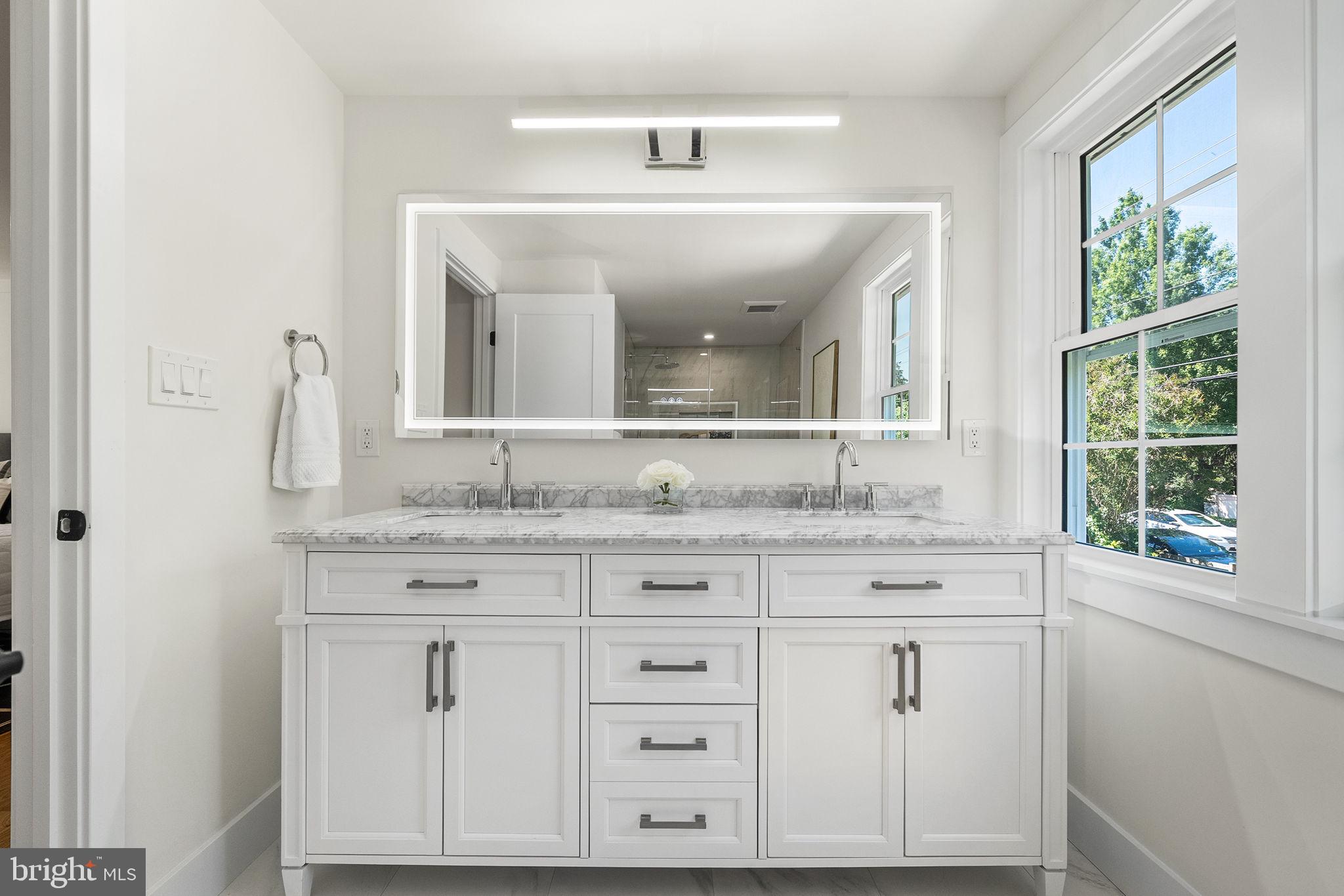 EDGELEA WOODS - Residential