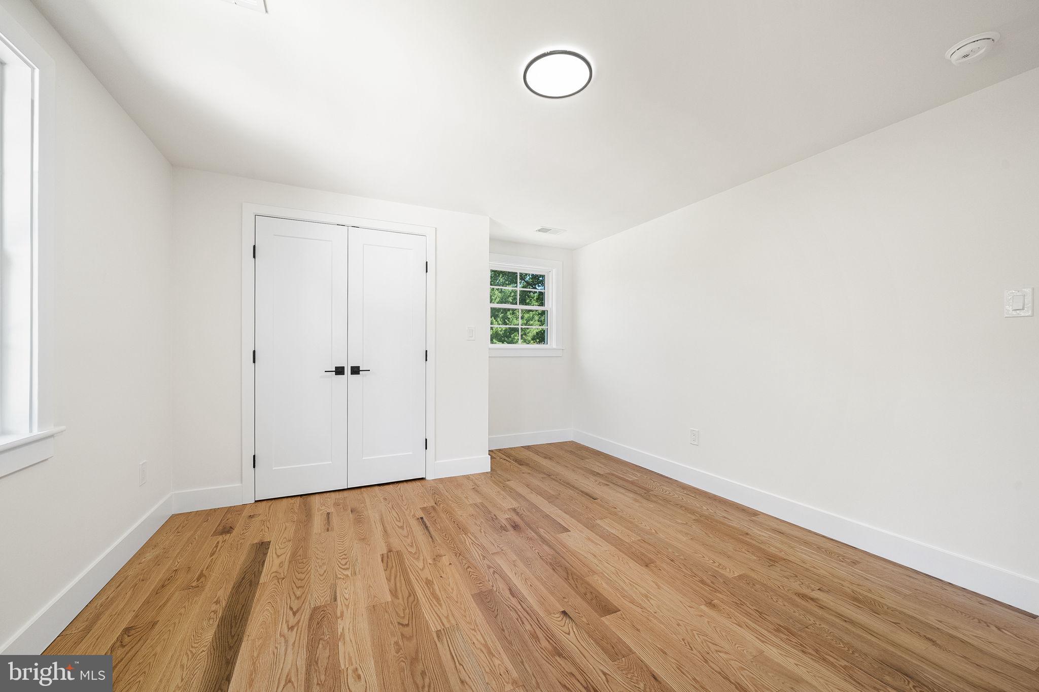 EDGELEA WOODS - Residential