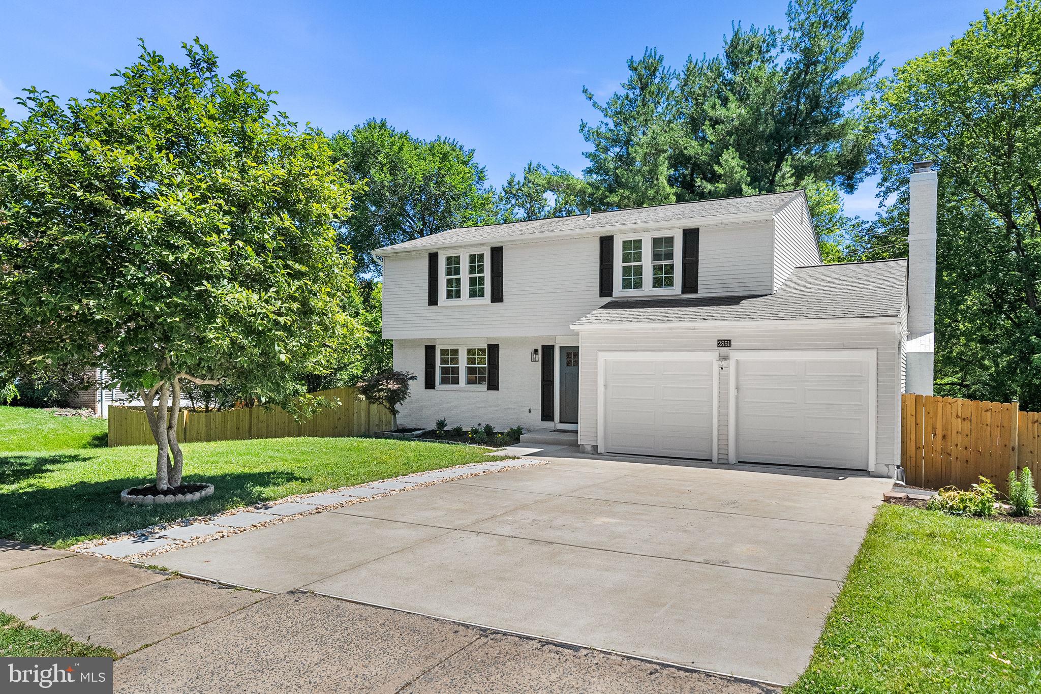 EDGELEA WOODS - Residential