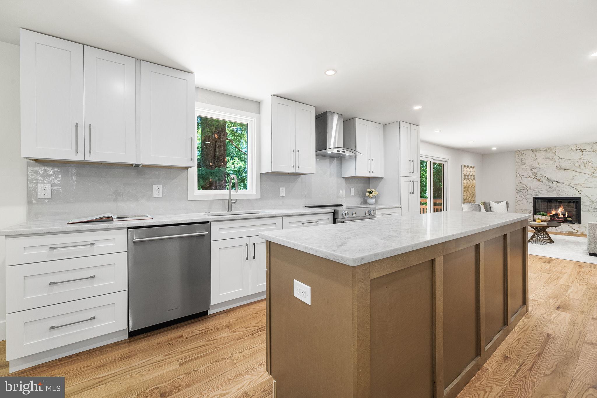 EDGELEA WOODS - Residential