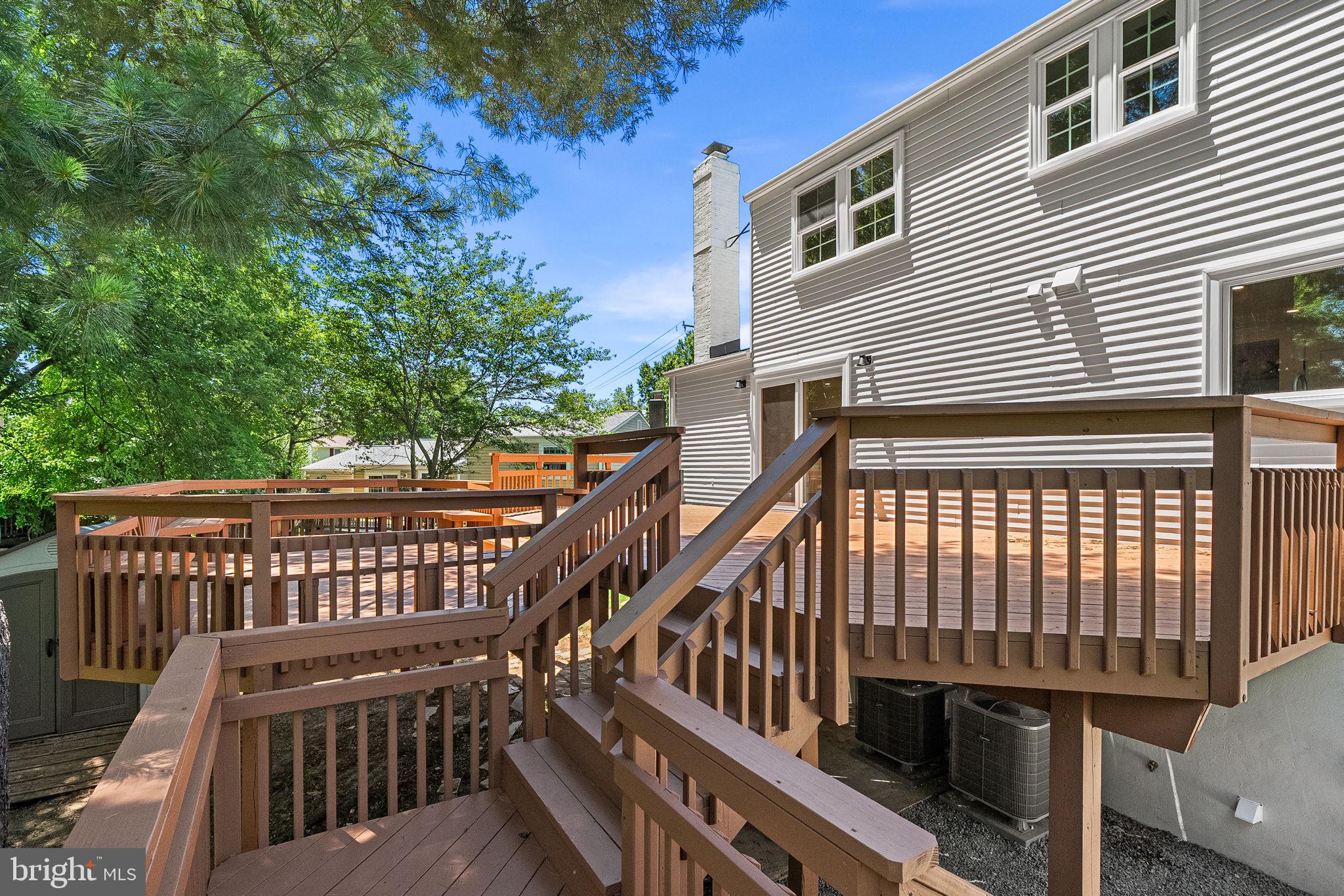 EDGELEA WOODS - Residential