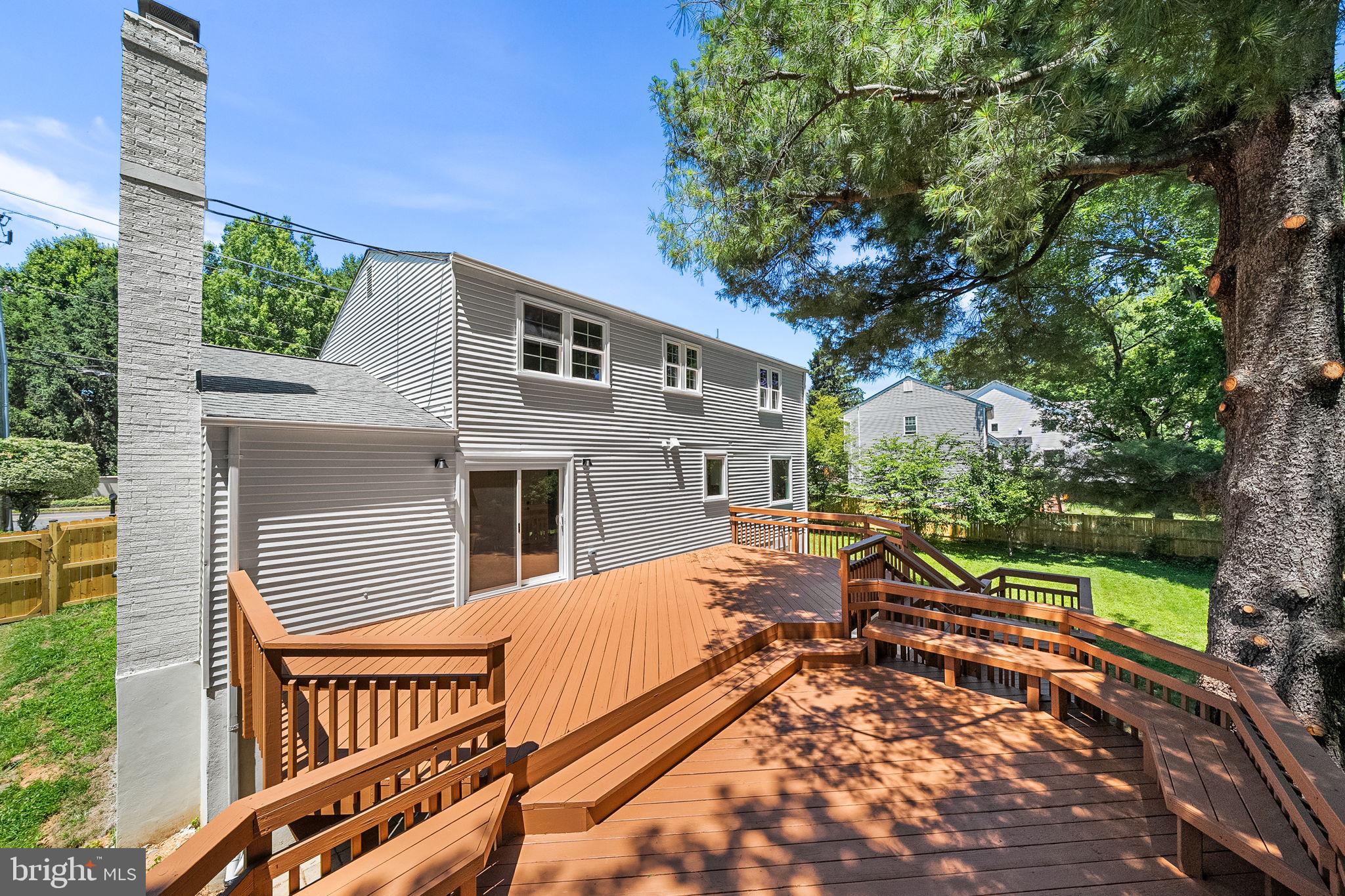 EDGELEA WOODS - Residential
