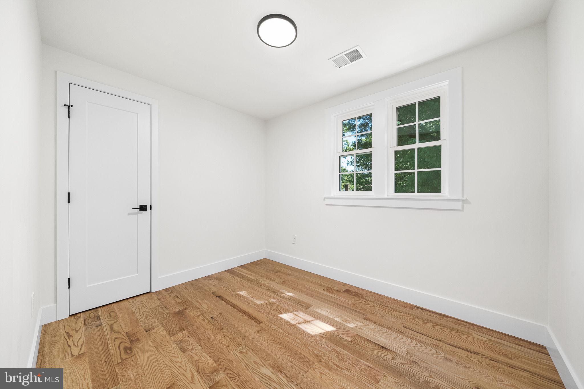 EDGELEA WOODS - Residential