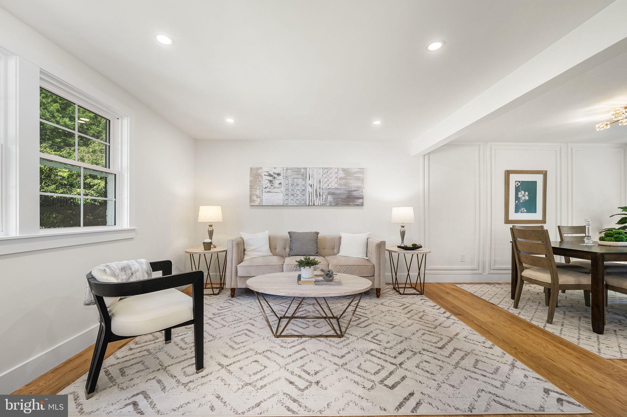 EDGELEA WOODS - Residential