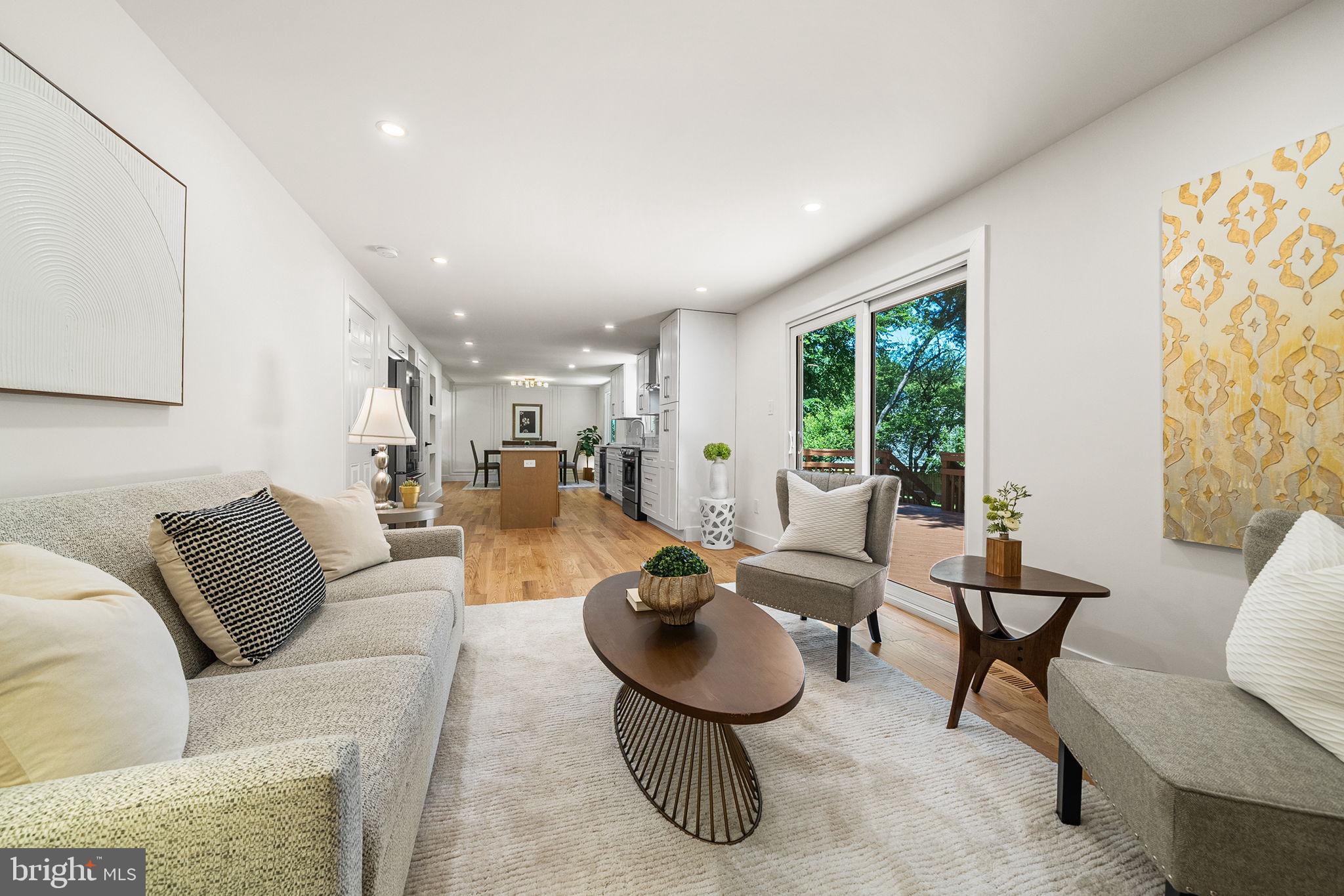 EDGELEA WOODS - Residential