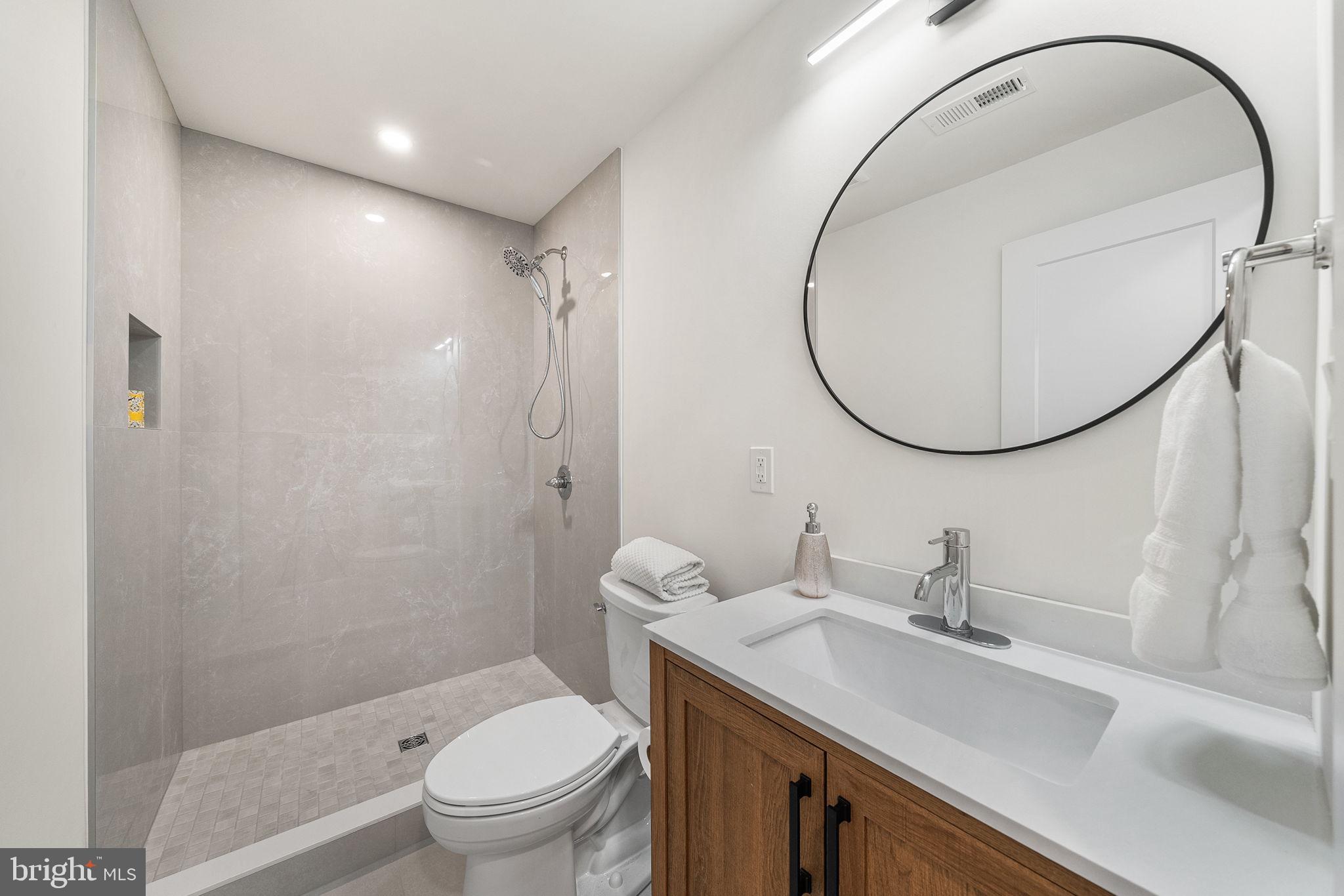 EDGELEA WOODS - Residential