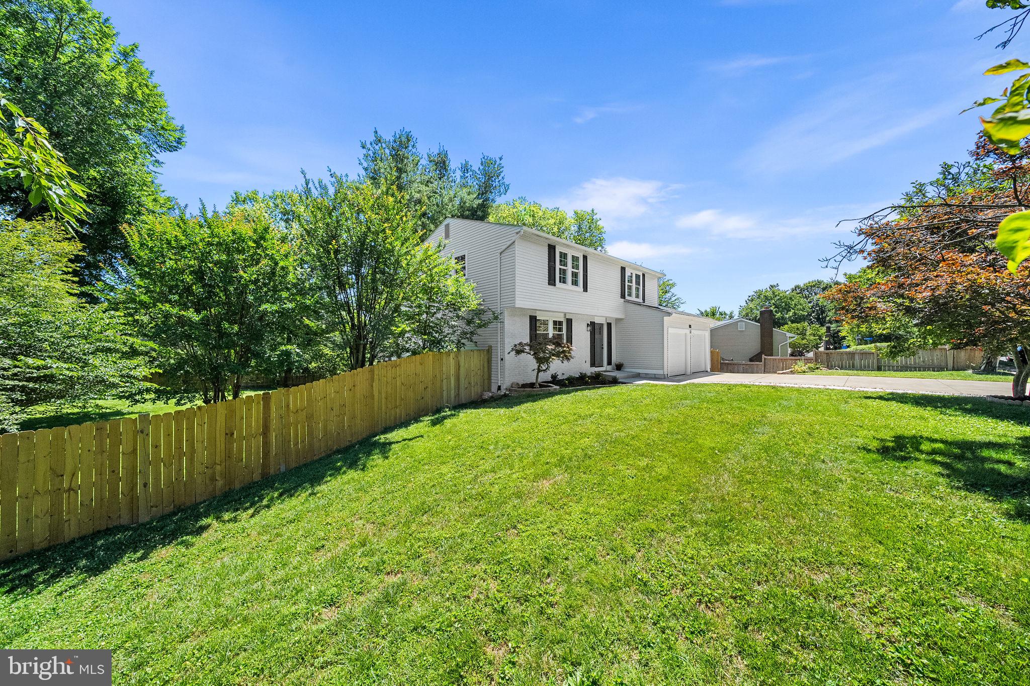 EDGELEA WOODS - Residential