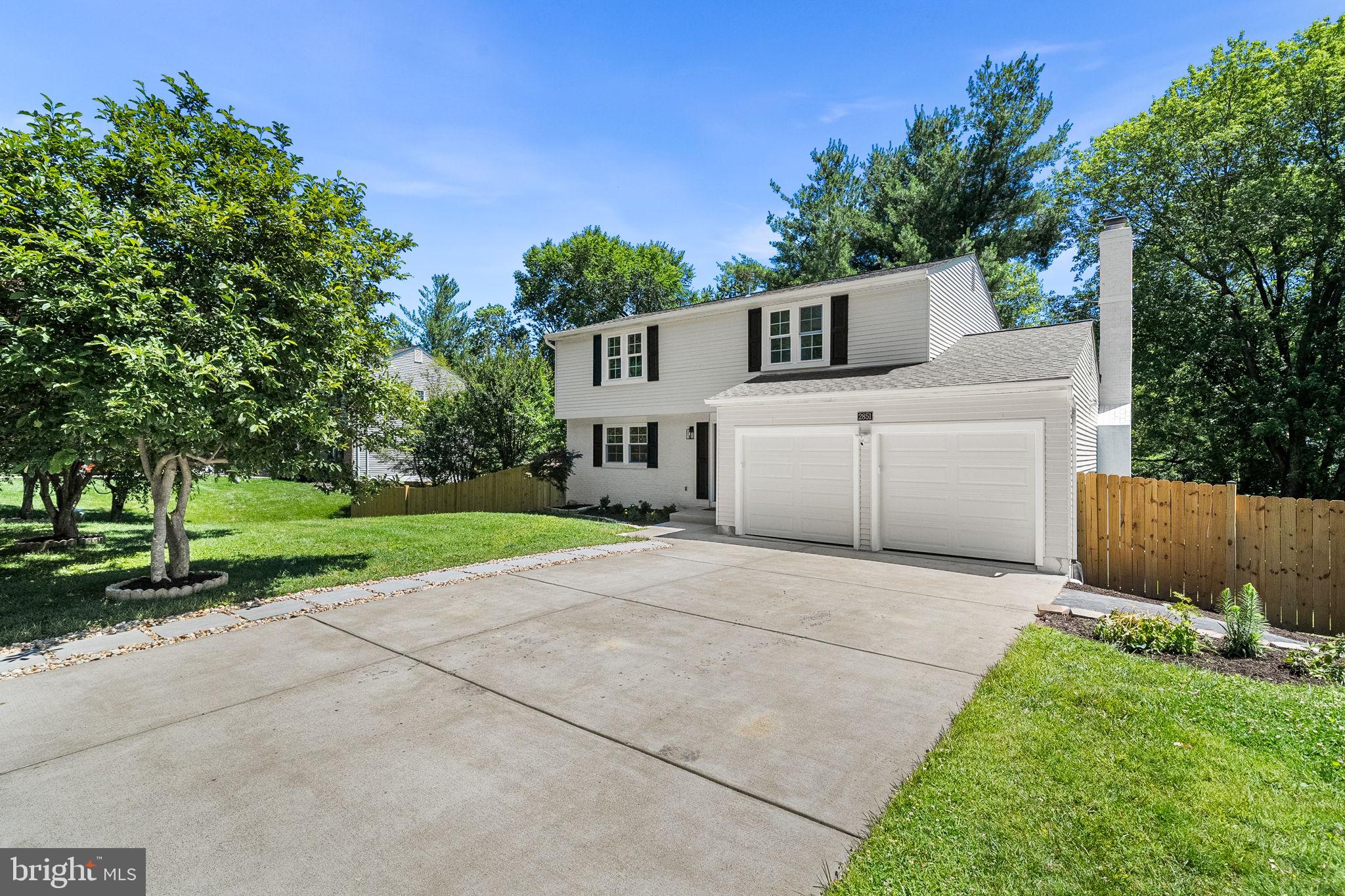 EDGELEA WOODS - Residential