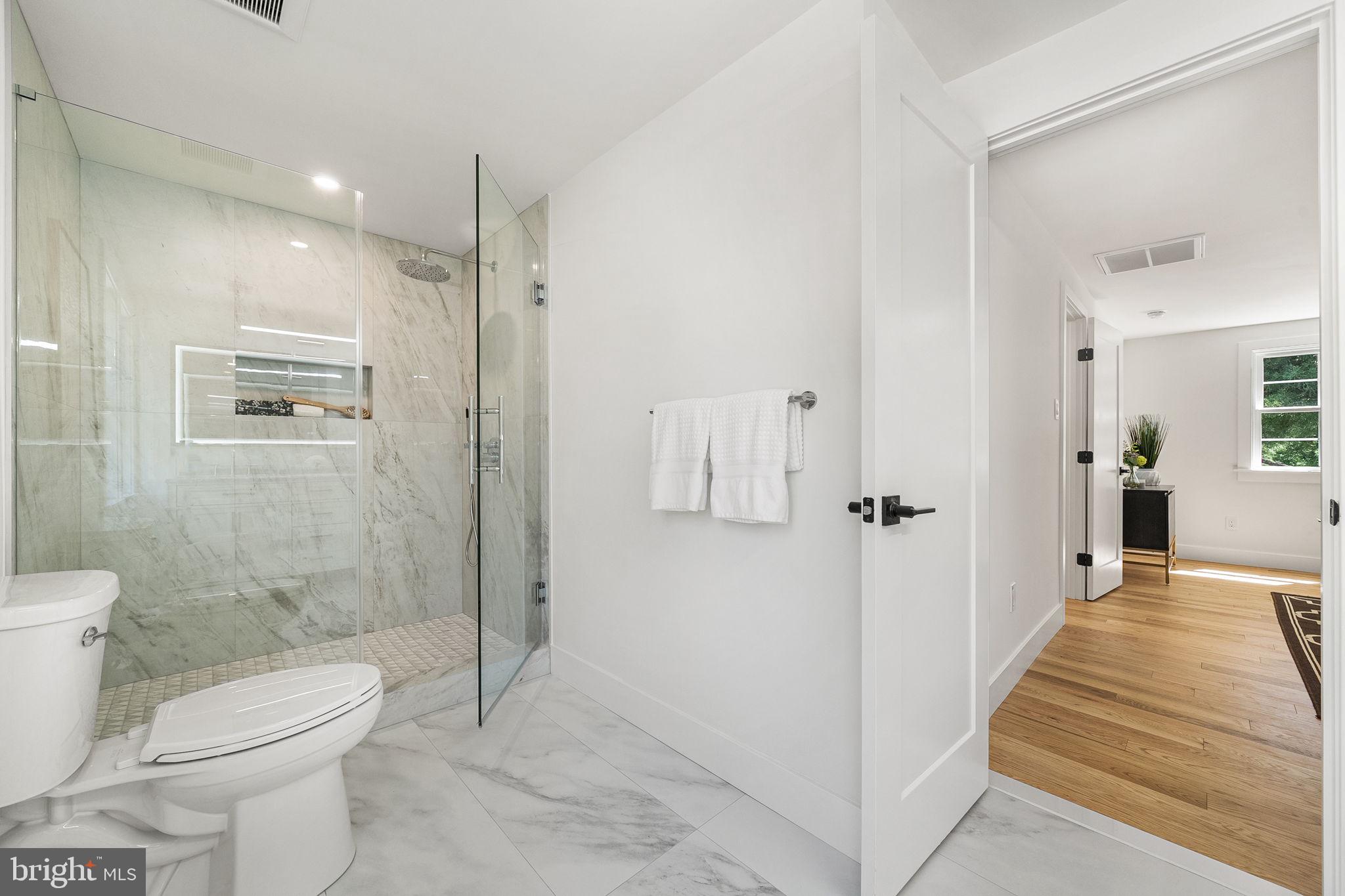 EDGELEA WOODS - Residential