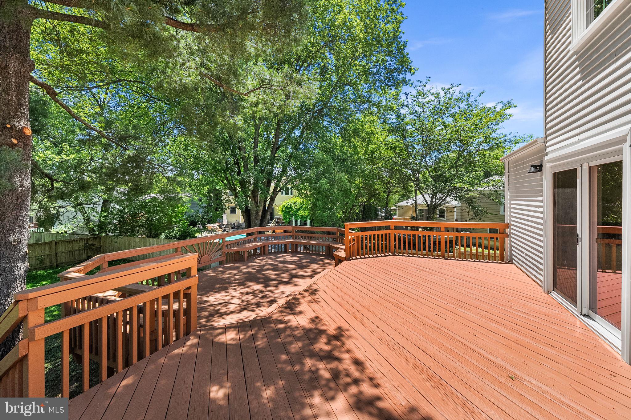 EDGELEA WOODS - Residential