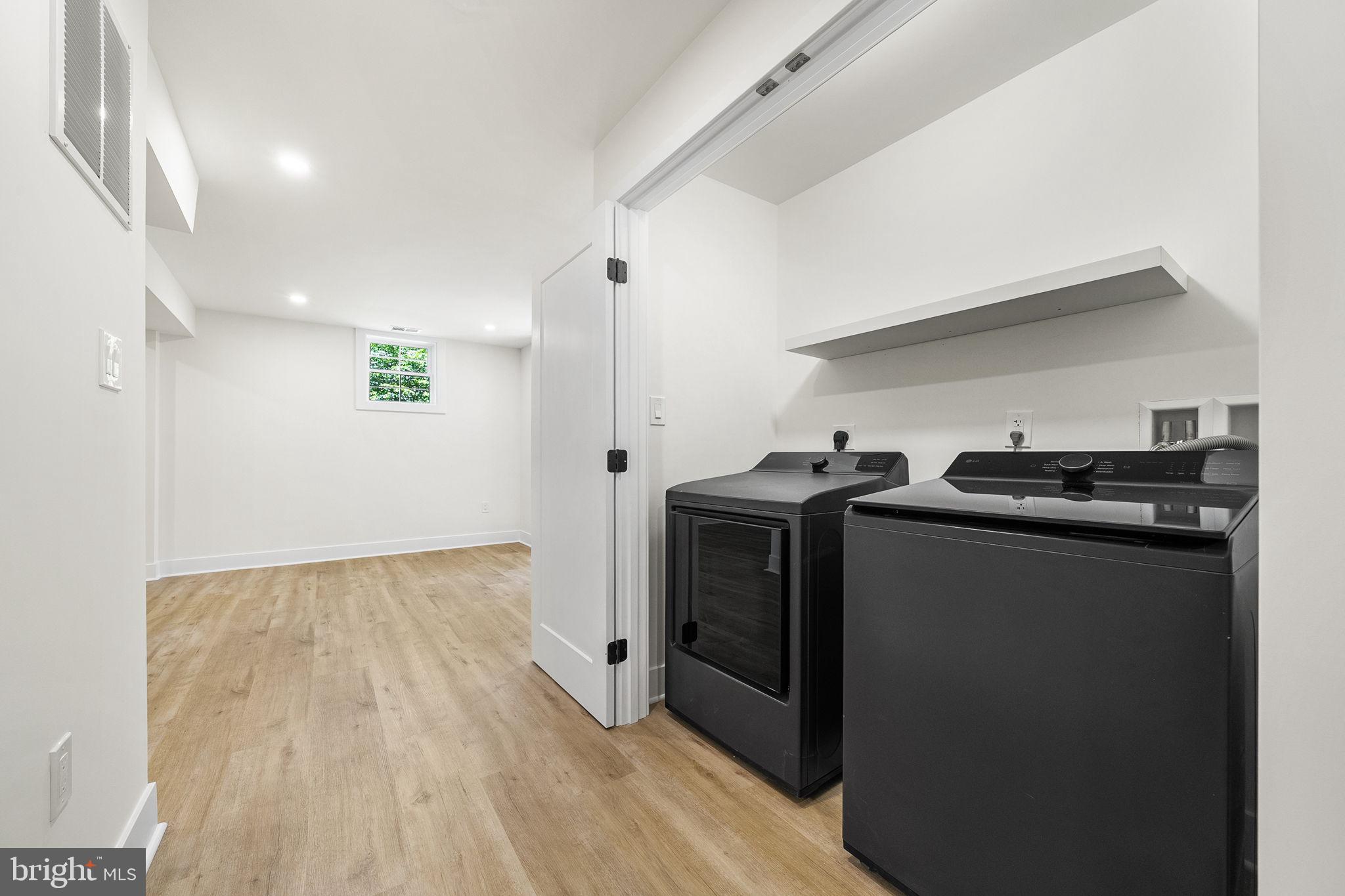 EDGELEA WOODS - Residential