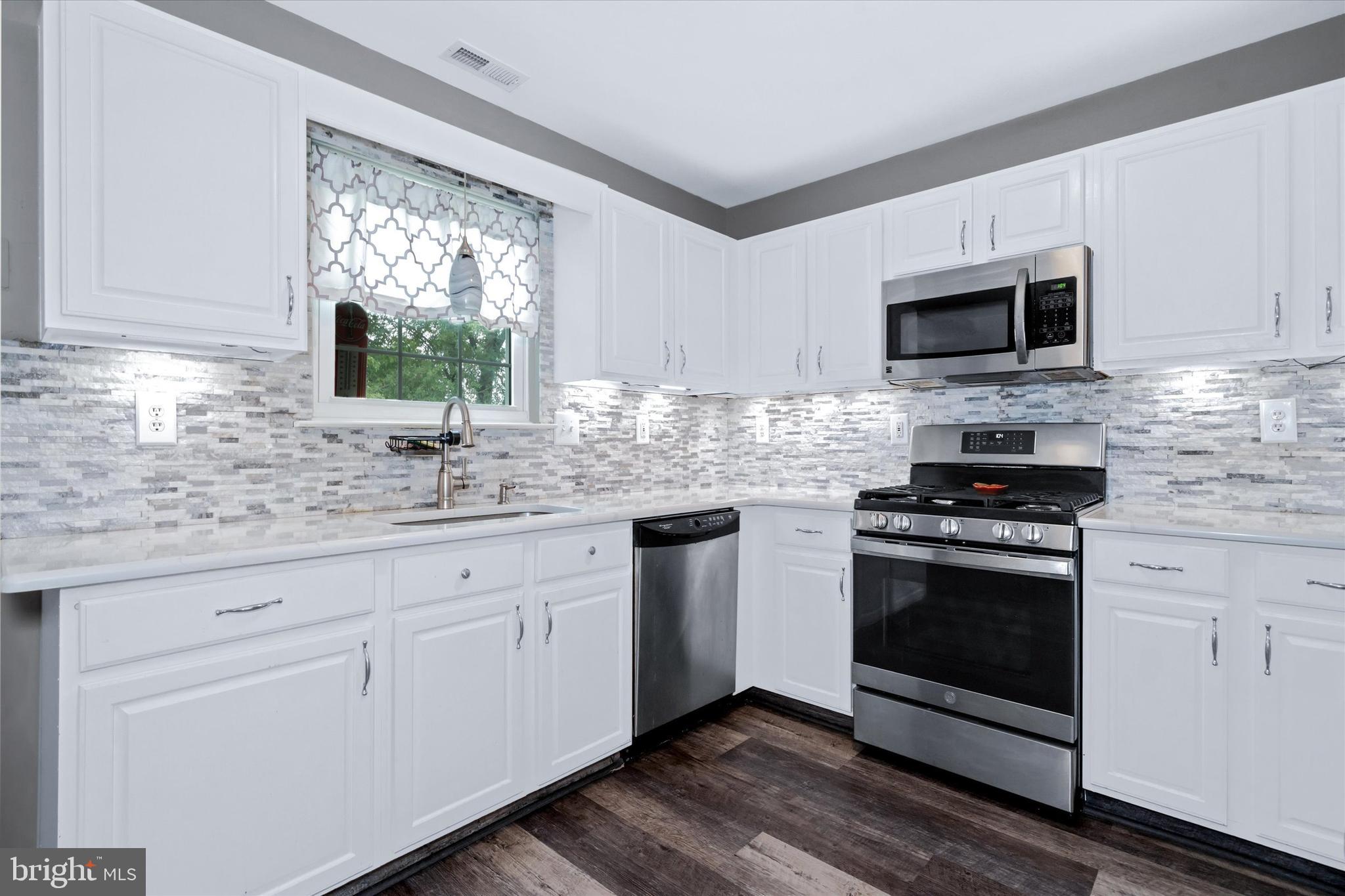 WHETHERSFIELD - Residential