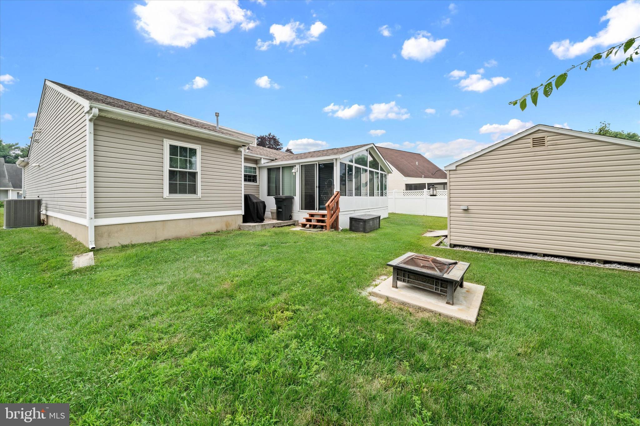 WHETHERSFIELD - Residential