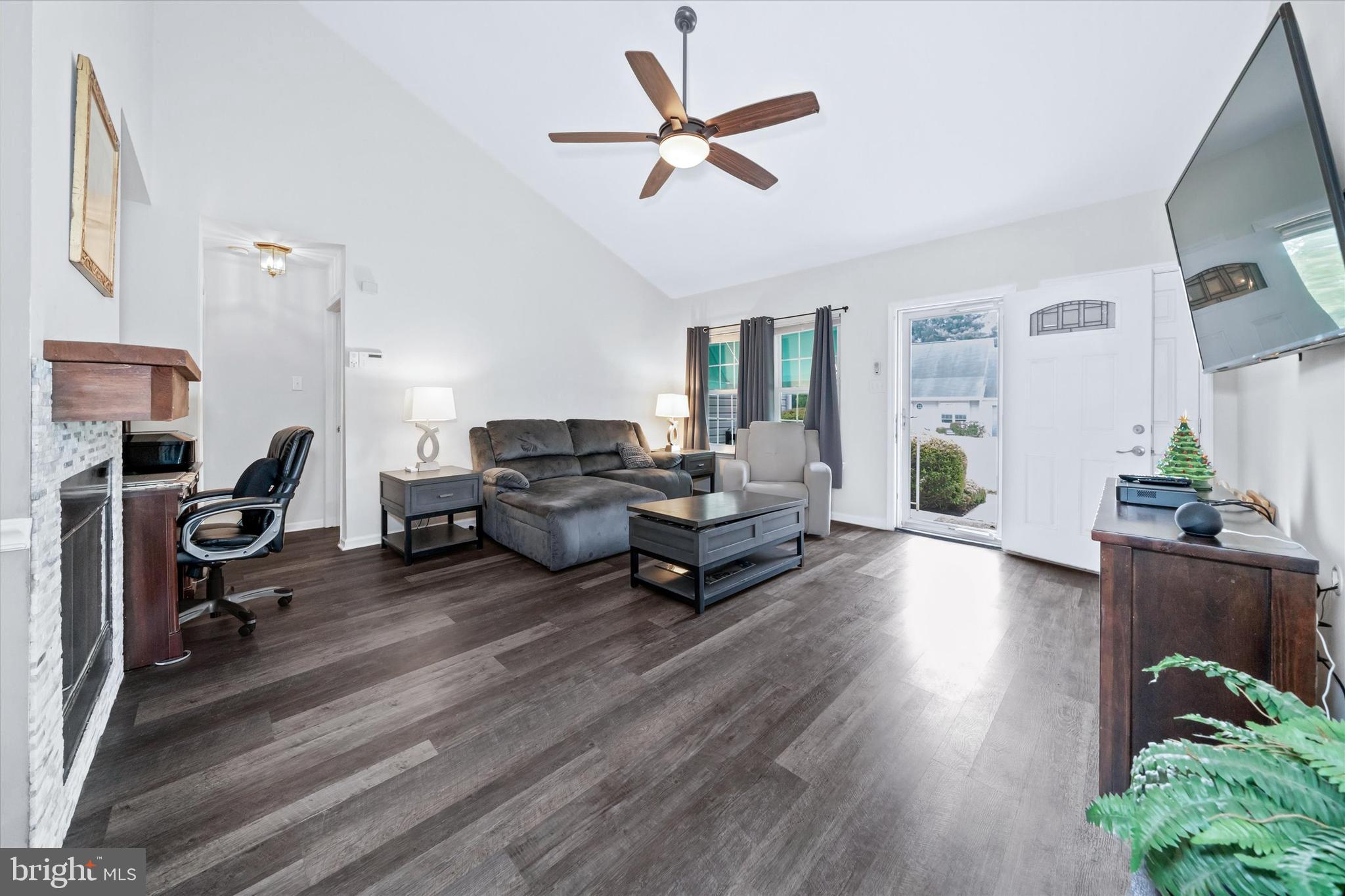 WHETHERSFIELD - Residential