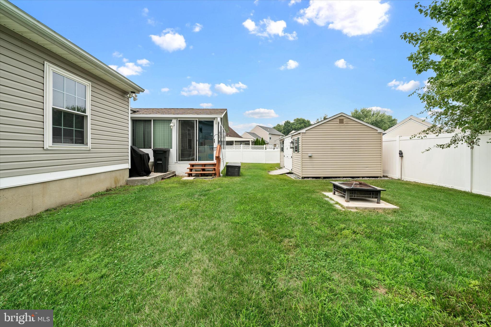 WHETHERSFIELD - Residential