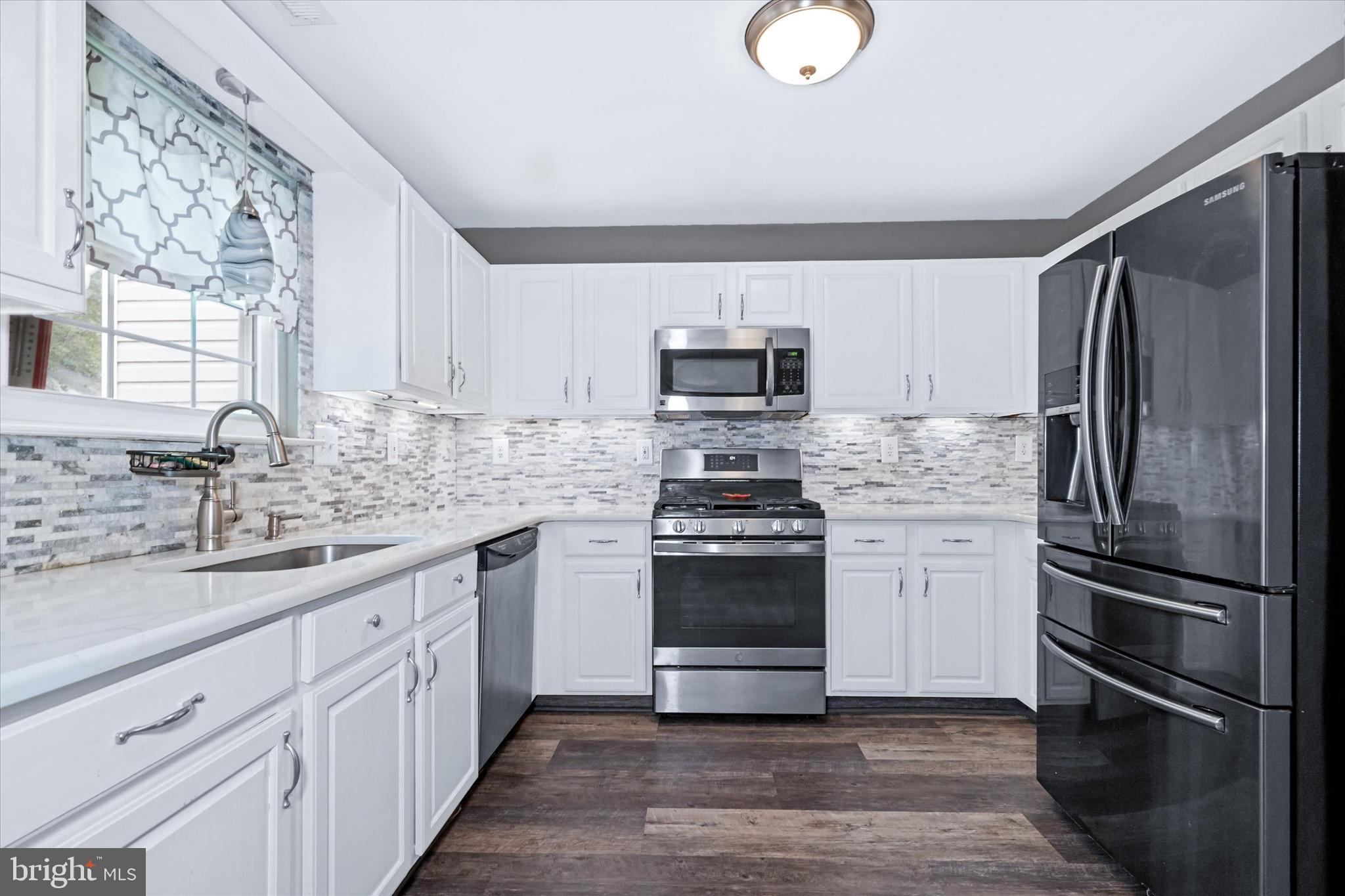 WHETHERSFIELD - Residential