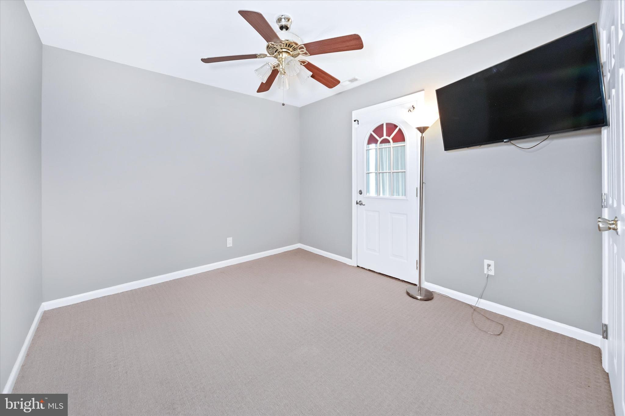 WHETHERSFIELD - Residential