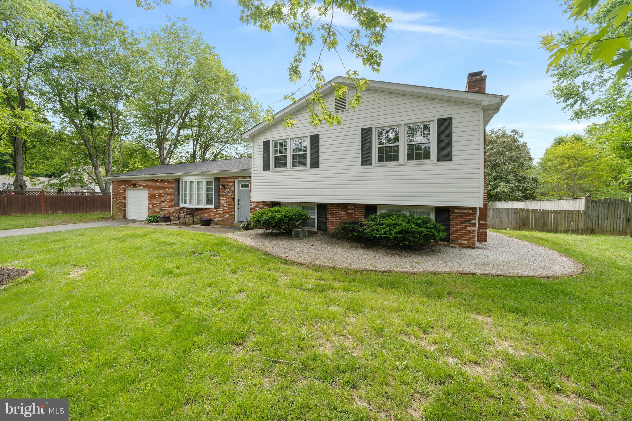 AVON CREST - Residential
