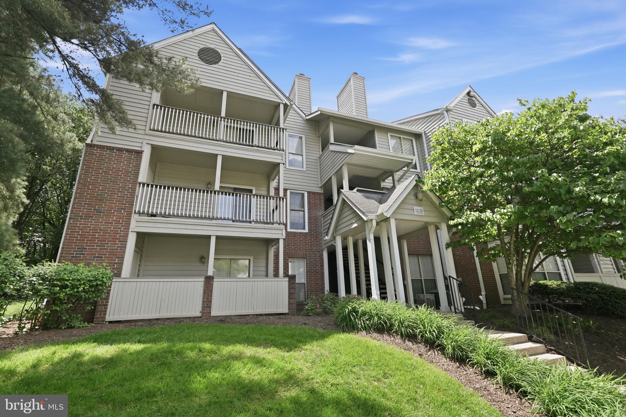 PENDERBROOK SQUARE CONDOMINIUMS - Residential
