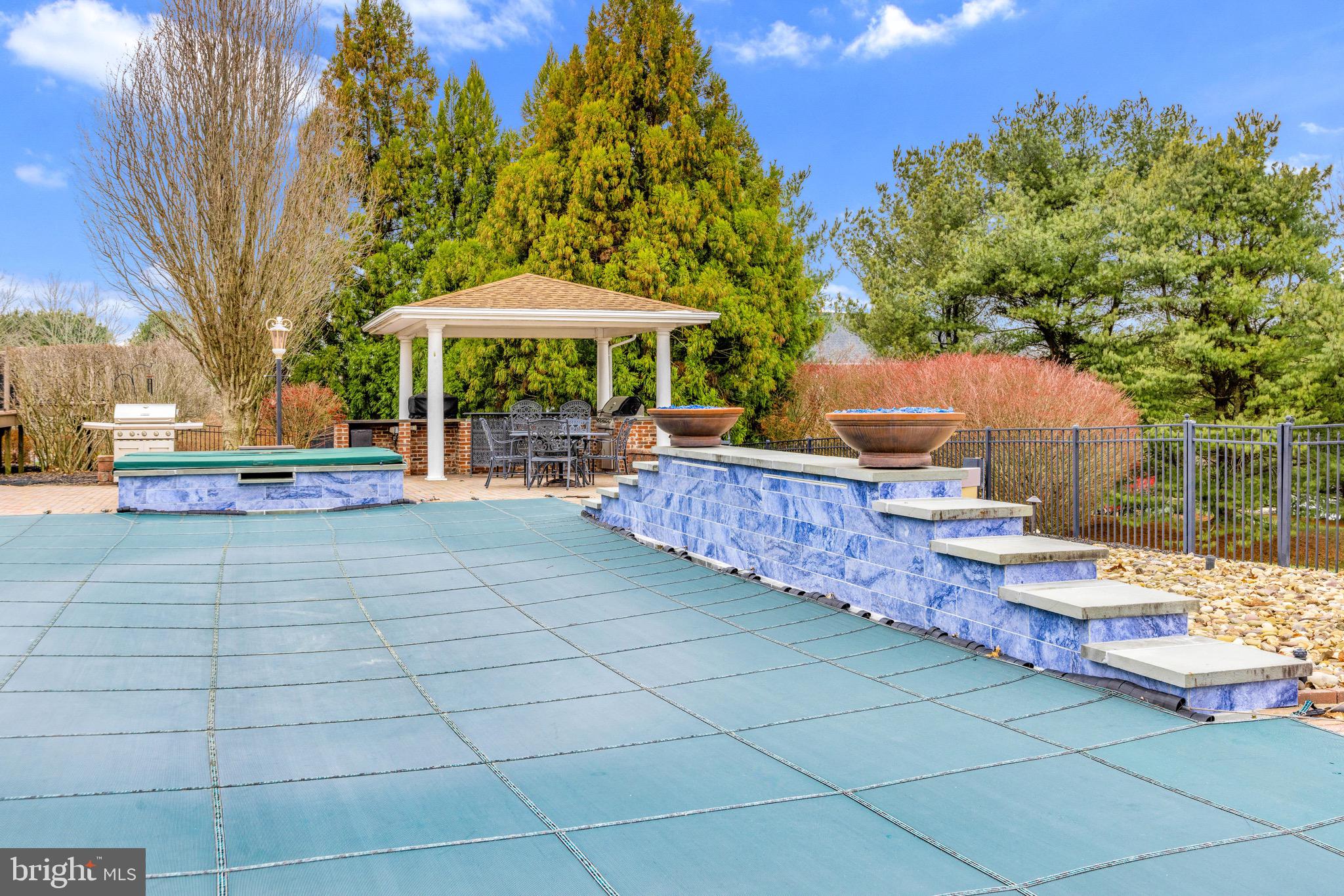 HUNT VALLEY ESTATES - Residential