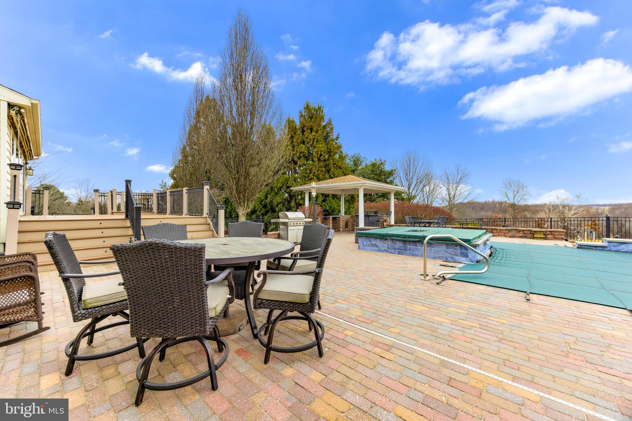HUNT VALLEY ESTATES - Residential