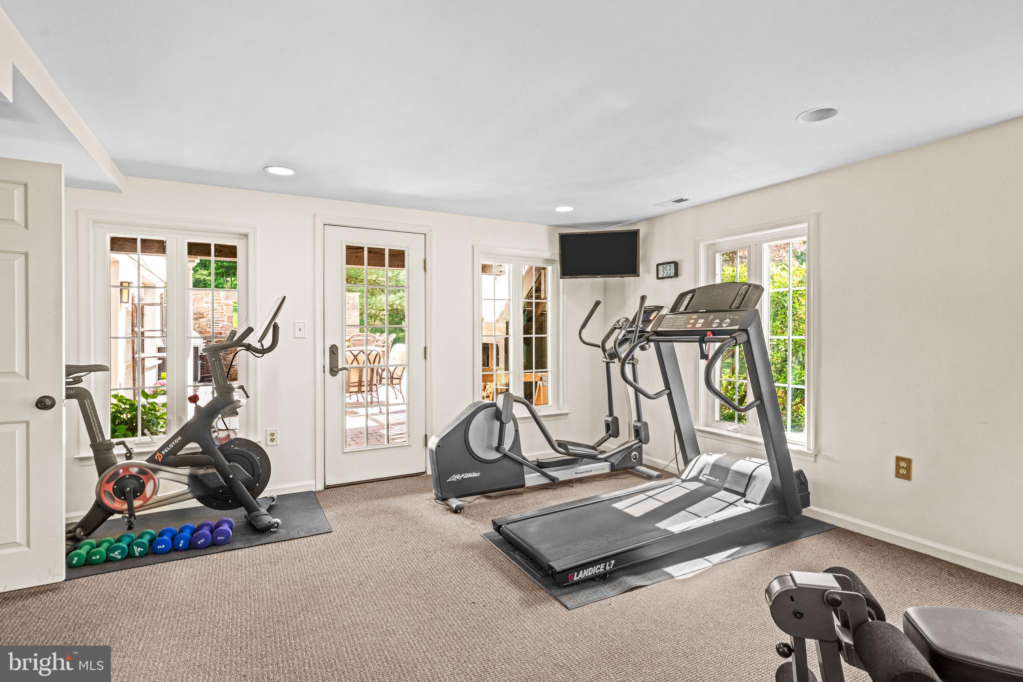 PEBBLE HILL - Residential
